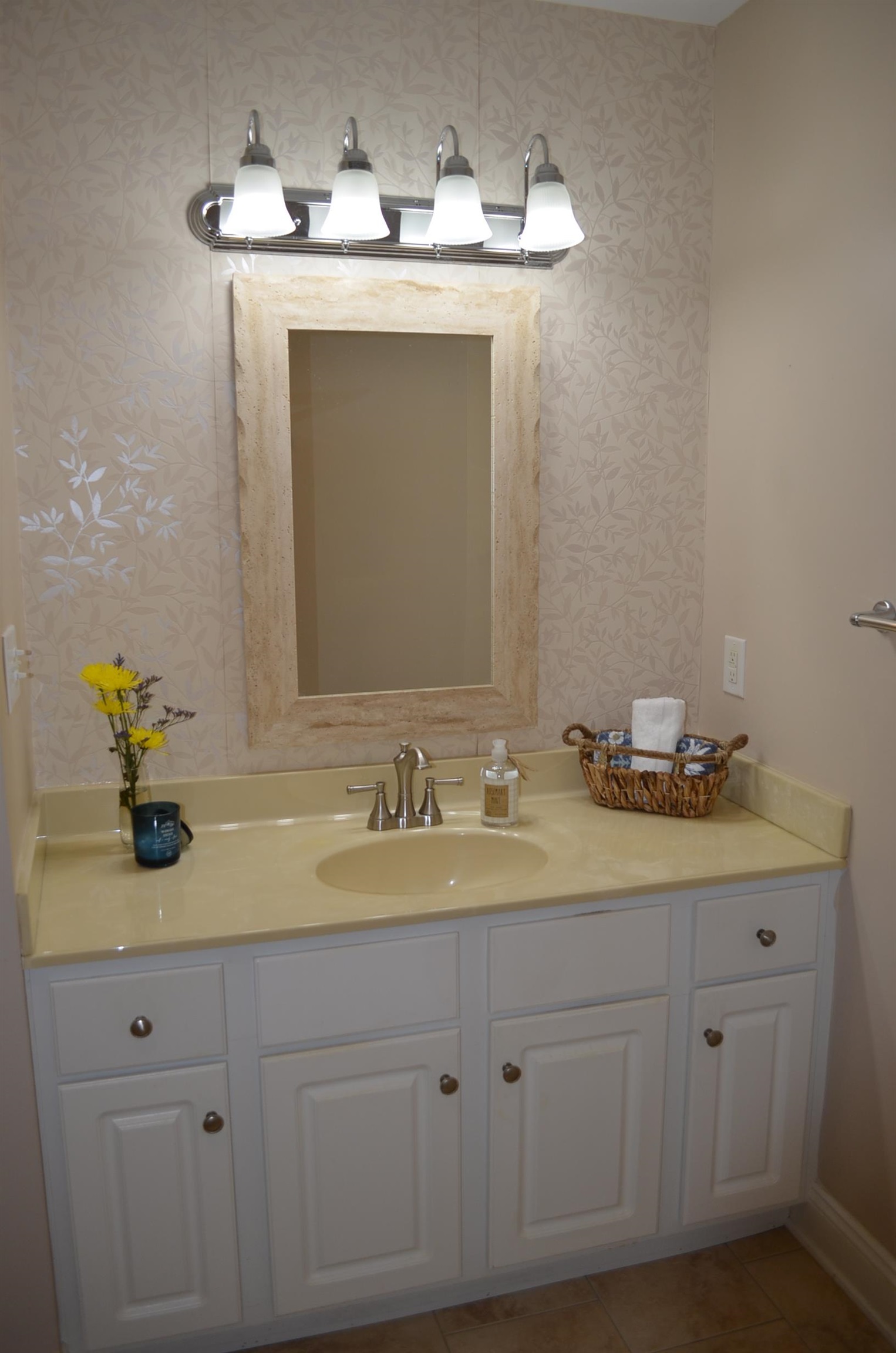 1410 N COALTER ST Unit: 101