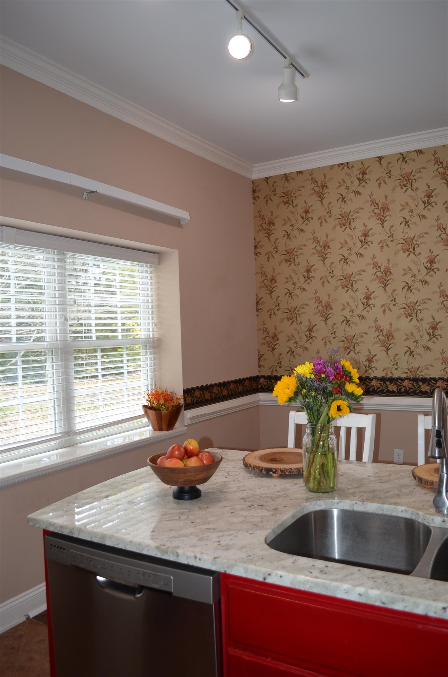 1410 N COALTER ST Unit: 101