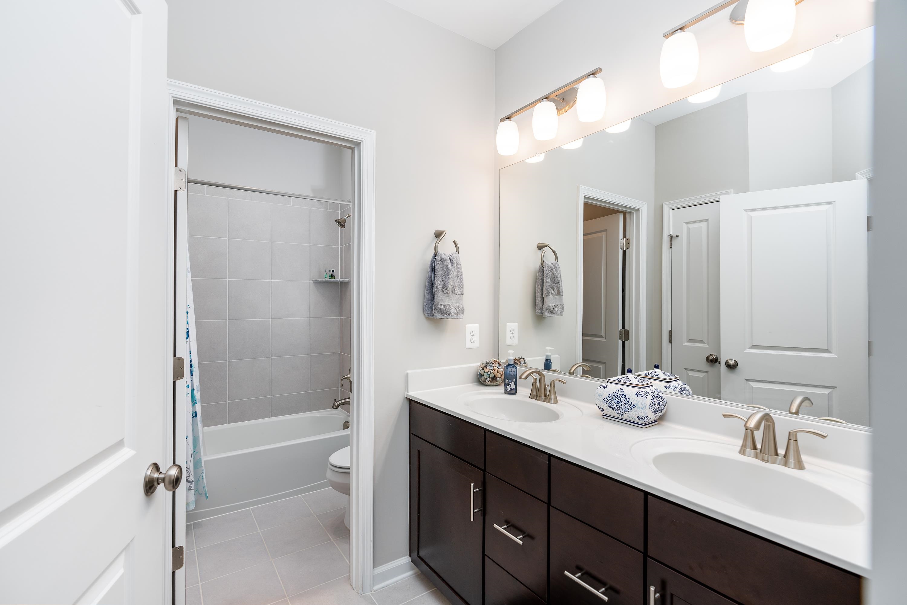 3406 CHARLESTON BLVD