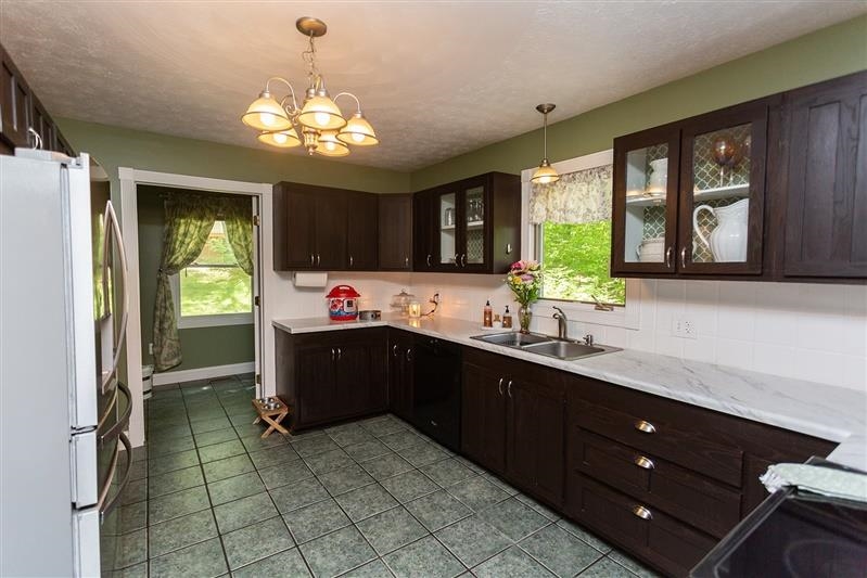 275 JESSAMINE PL