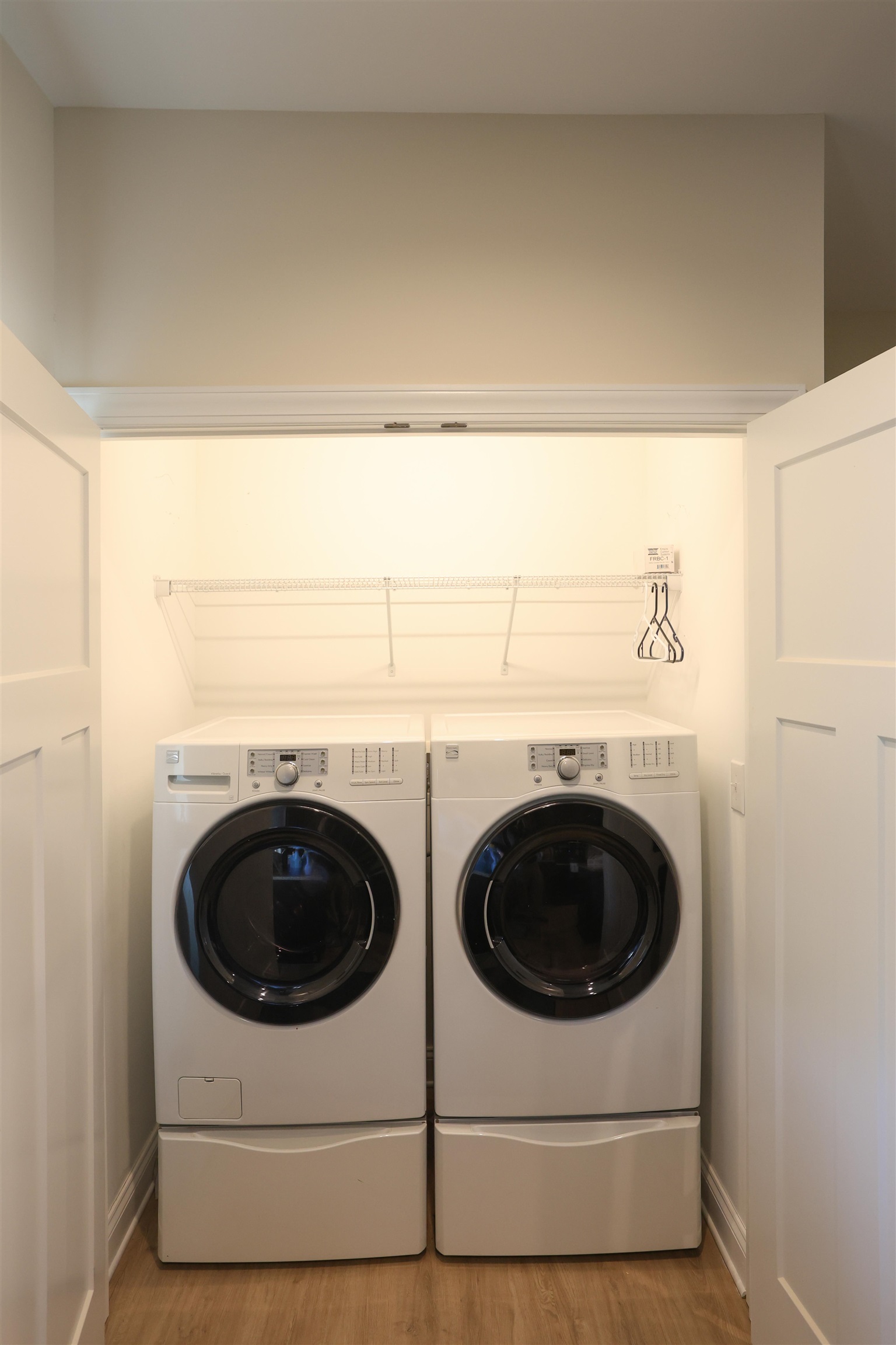 103 WHISPERING OAKS DR