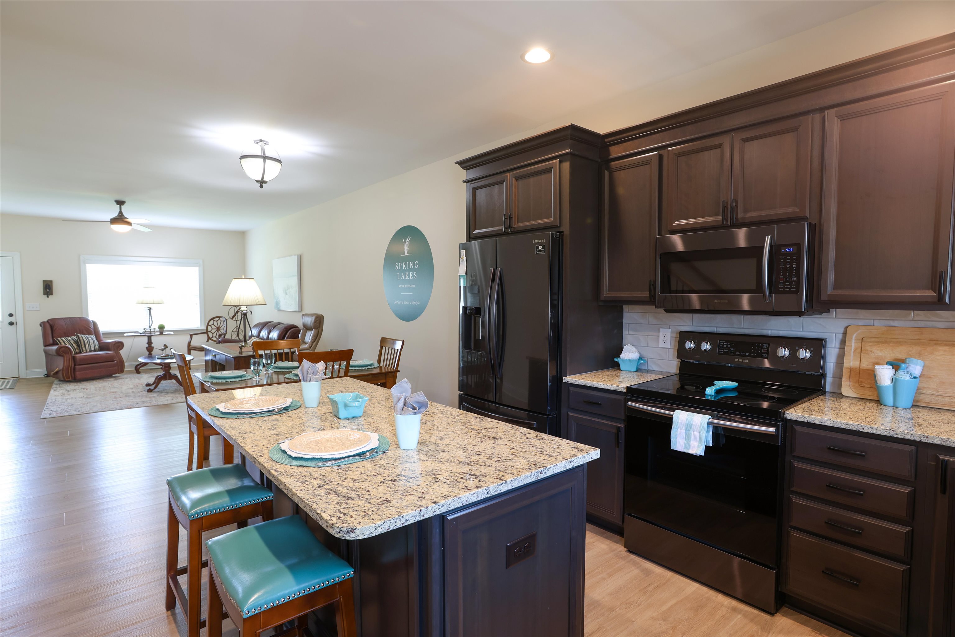 103 WHISPERING OAKS DR