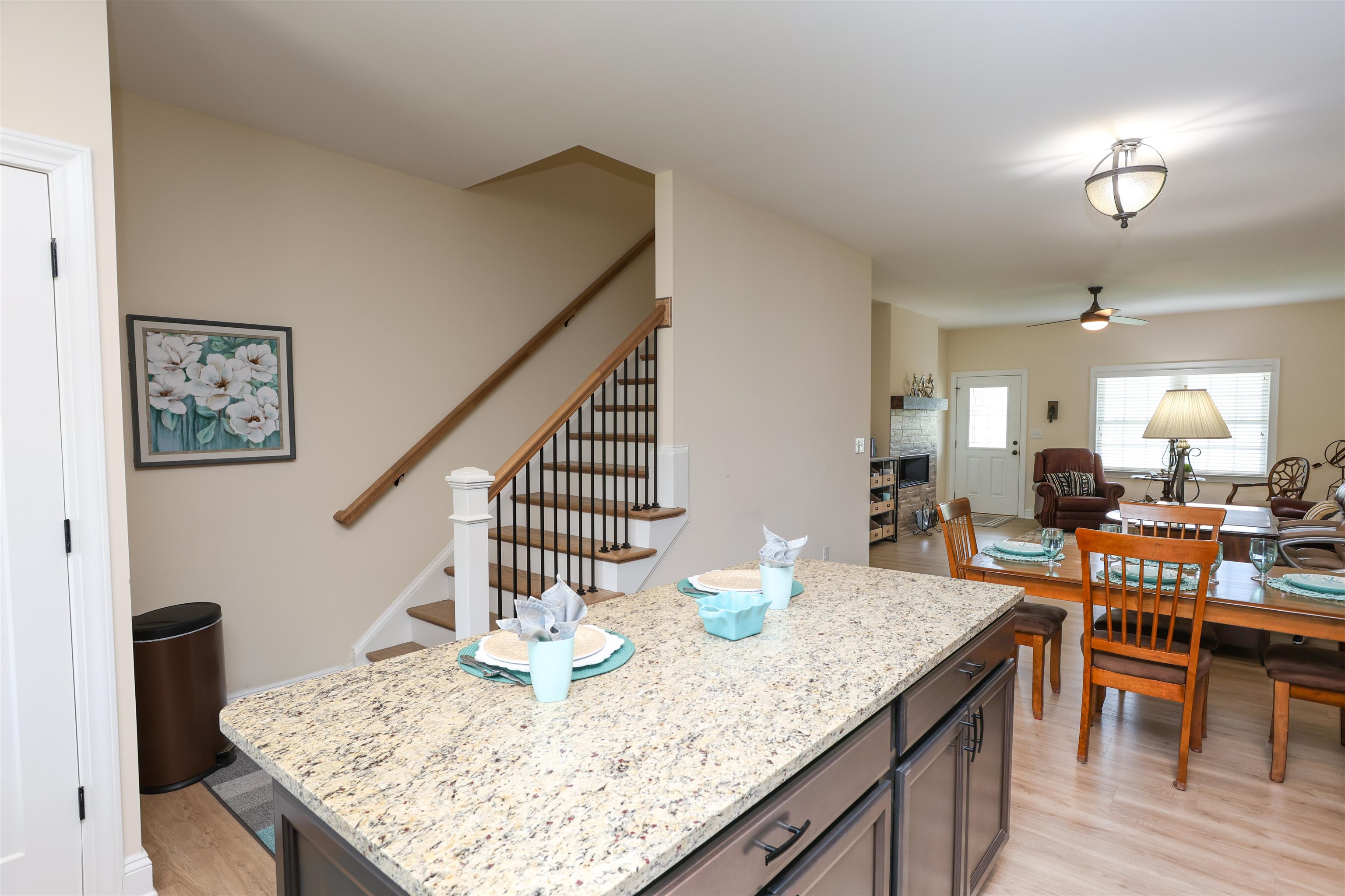 103 WHISPERING OAKS DR