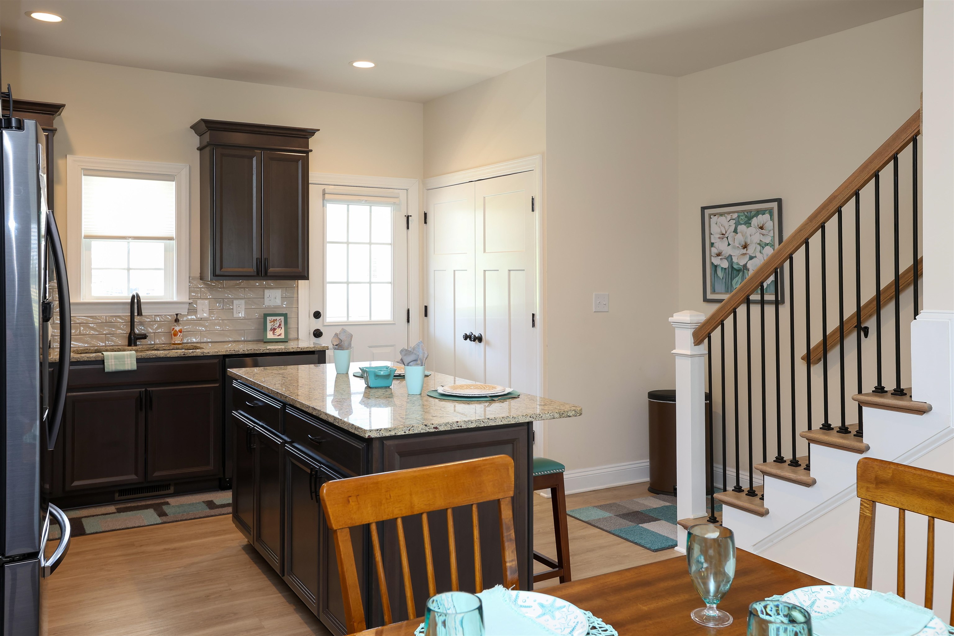 103 WHISPERING OAKS DR