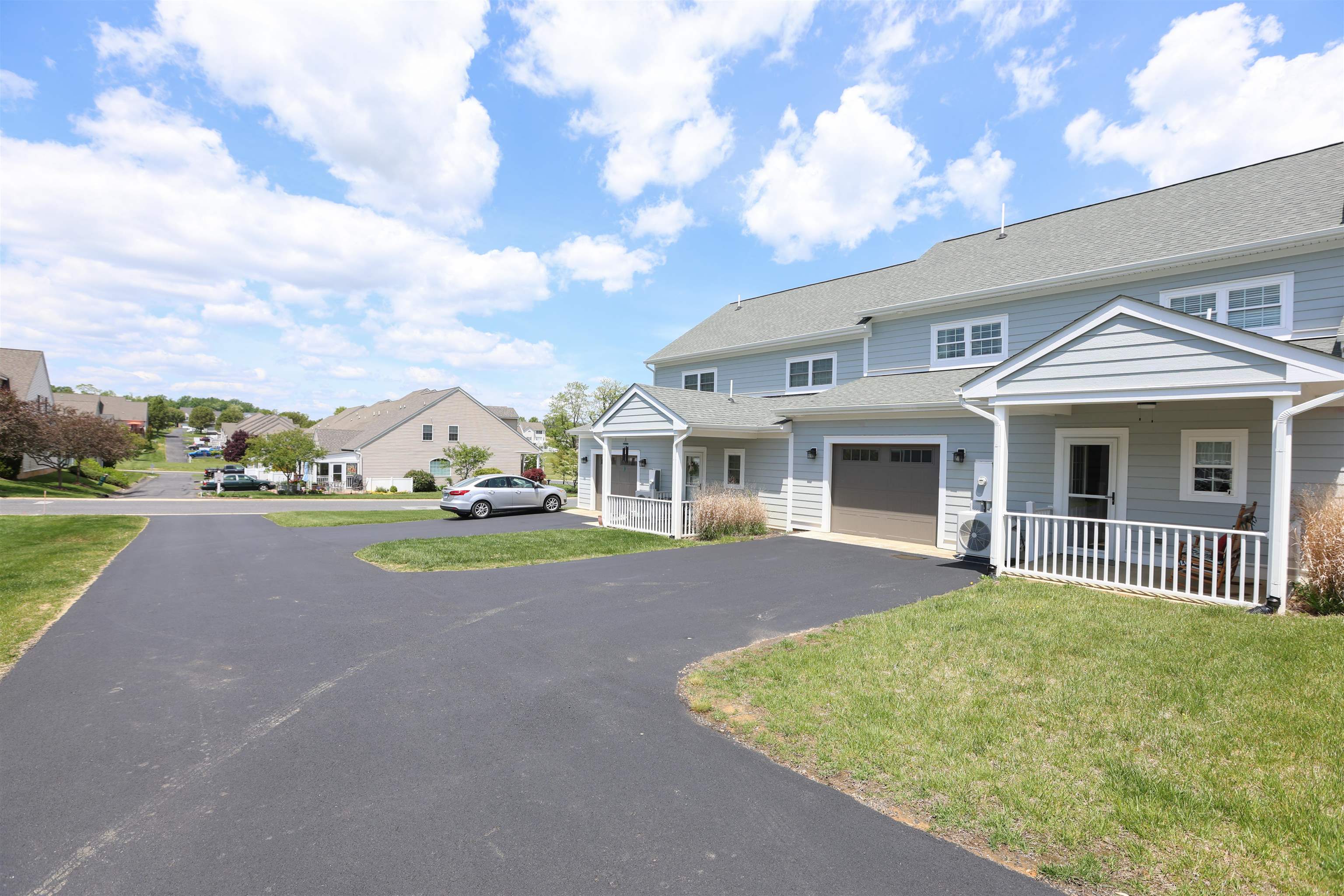 103 WHISPERING OAKS DR