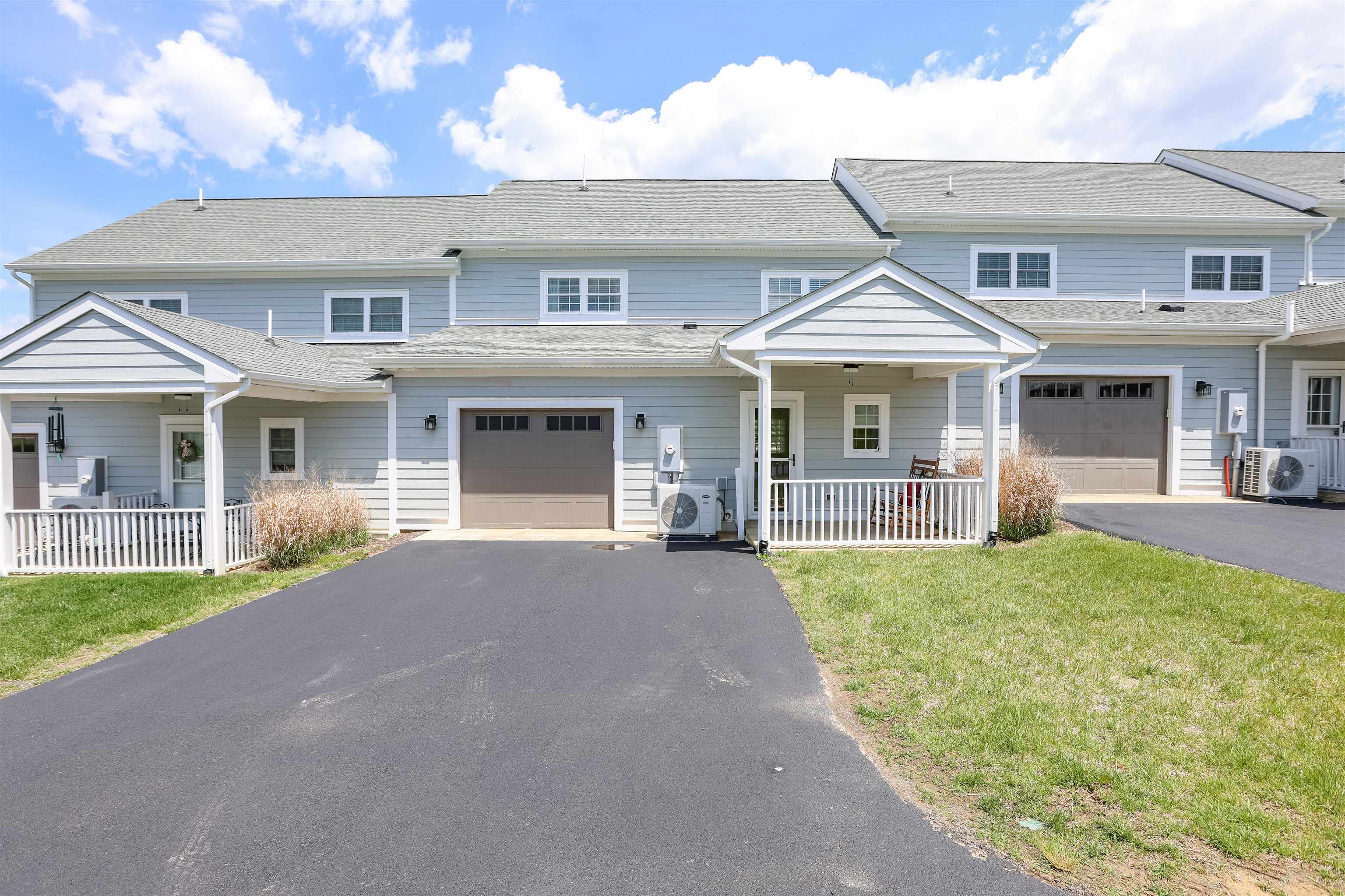 103 WHISPERING OAKS DR