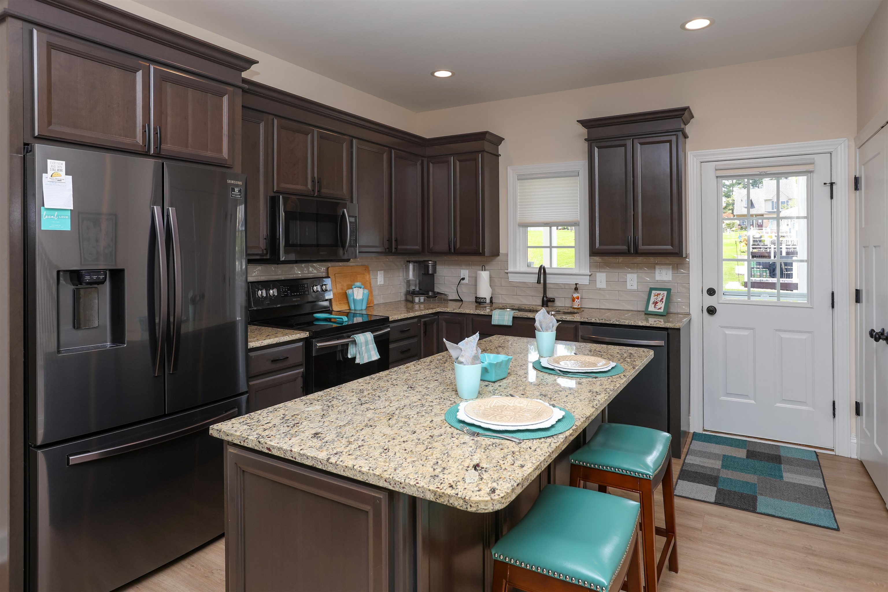 103 WHISPERING OAKS DR