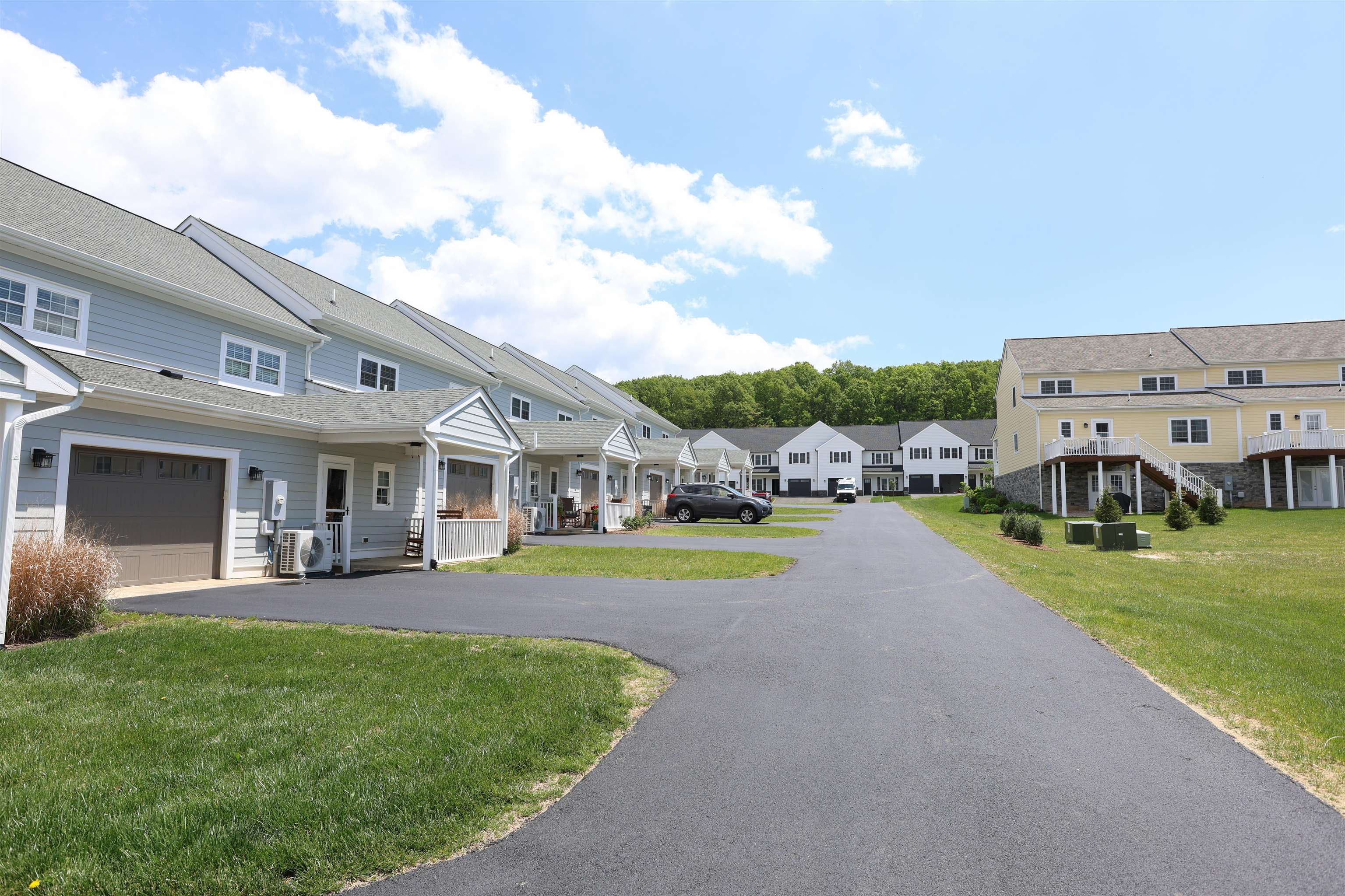 103 WHISPERING OAKS DR