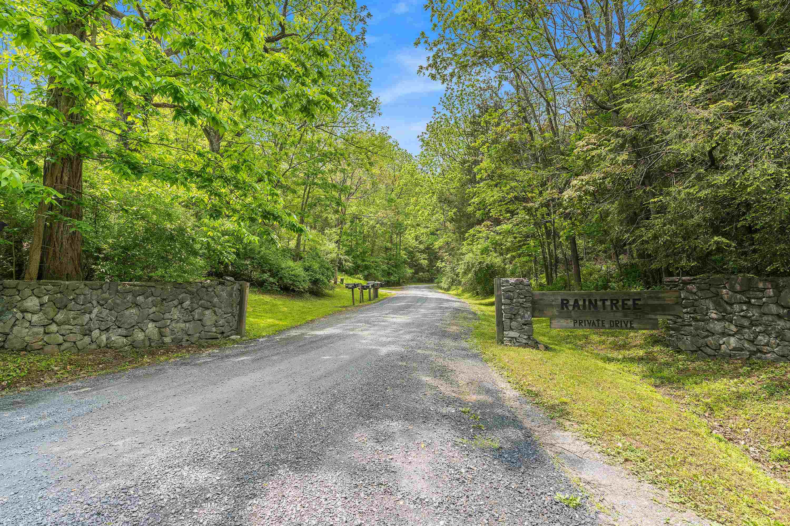 167 RAINTREE RD