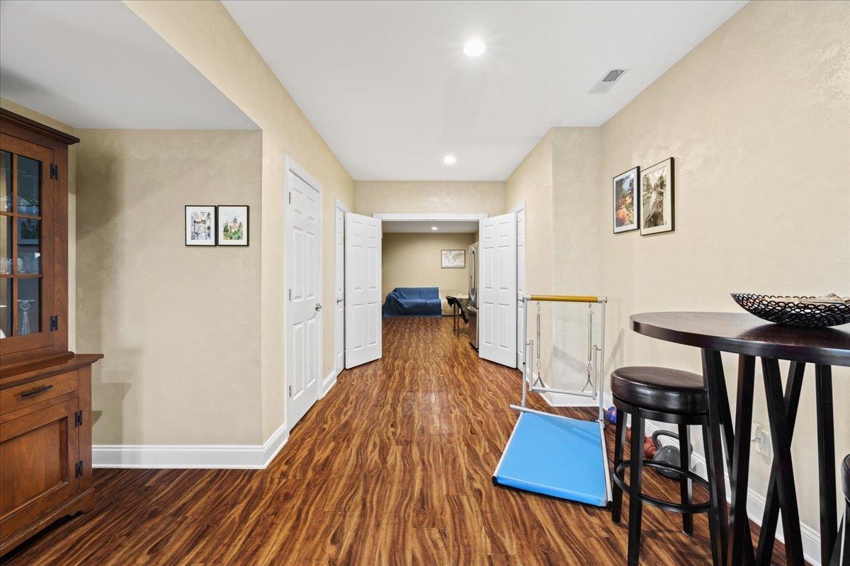 1678 SHERRY LN