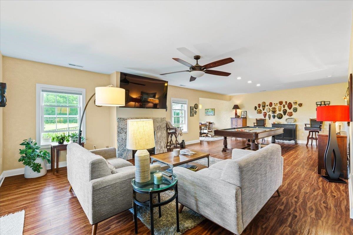 1678 SHERRY LN