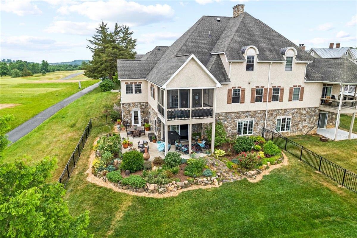 1678 SHERRY LN