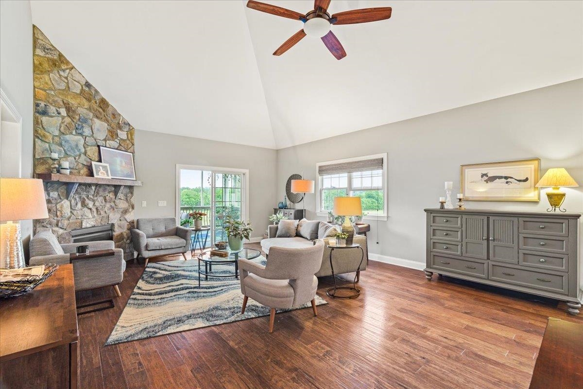 1678 SHERRY LN