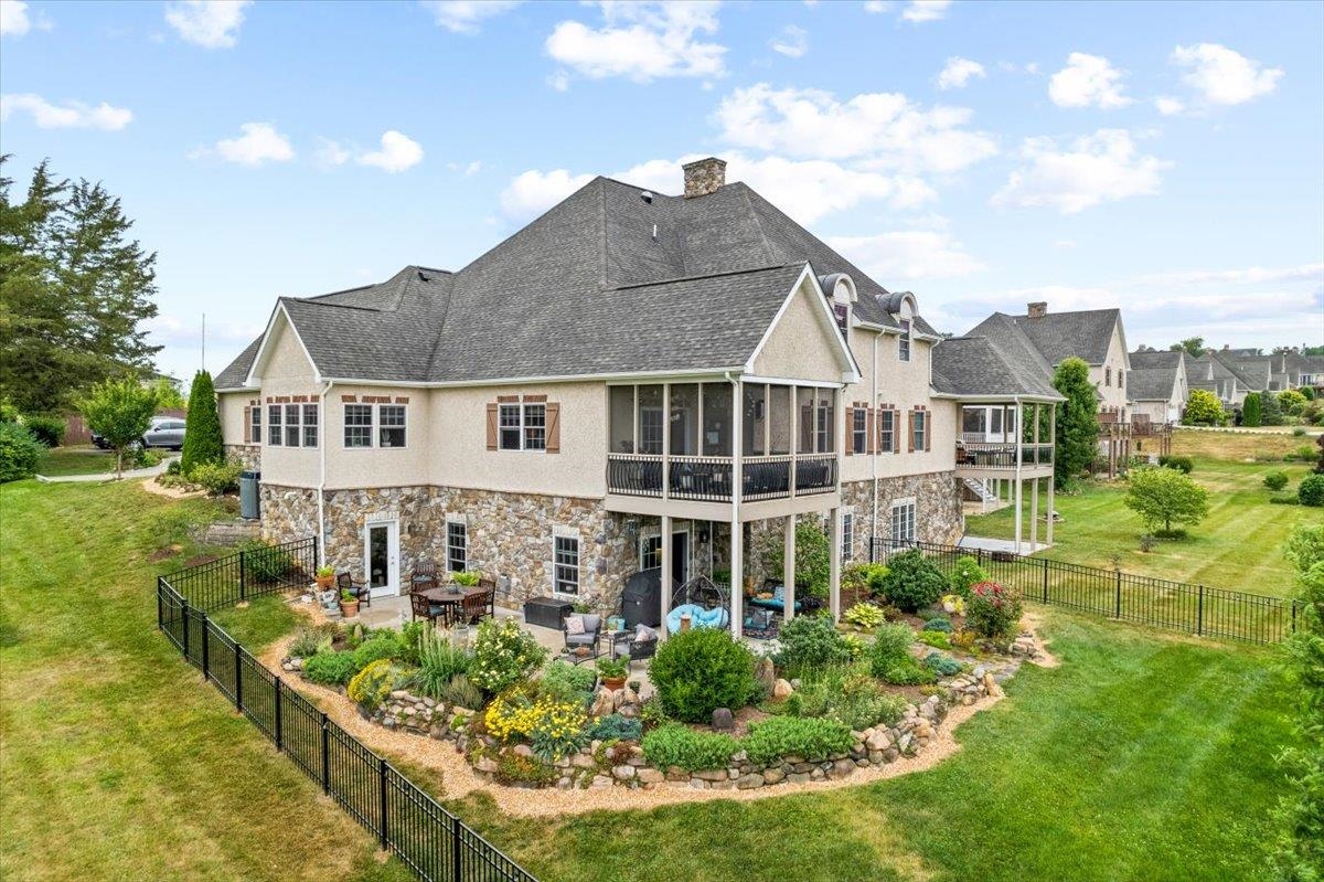 1678 SHERRY LN