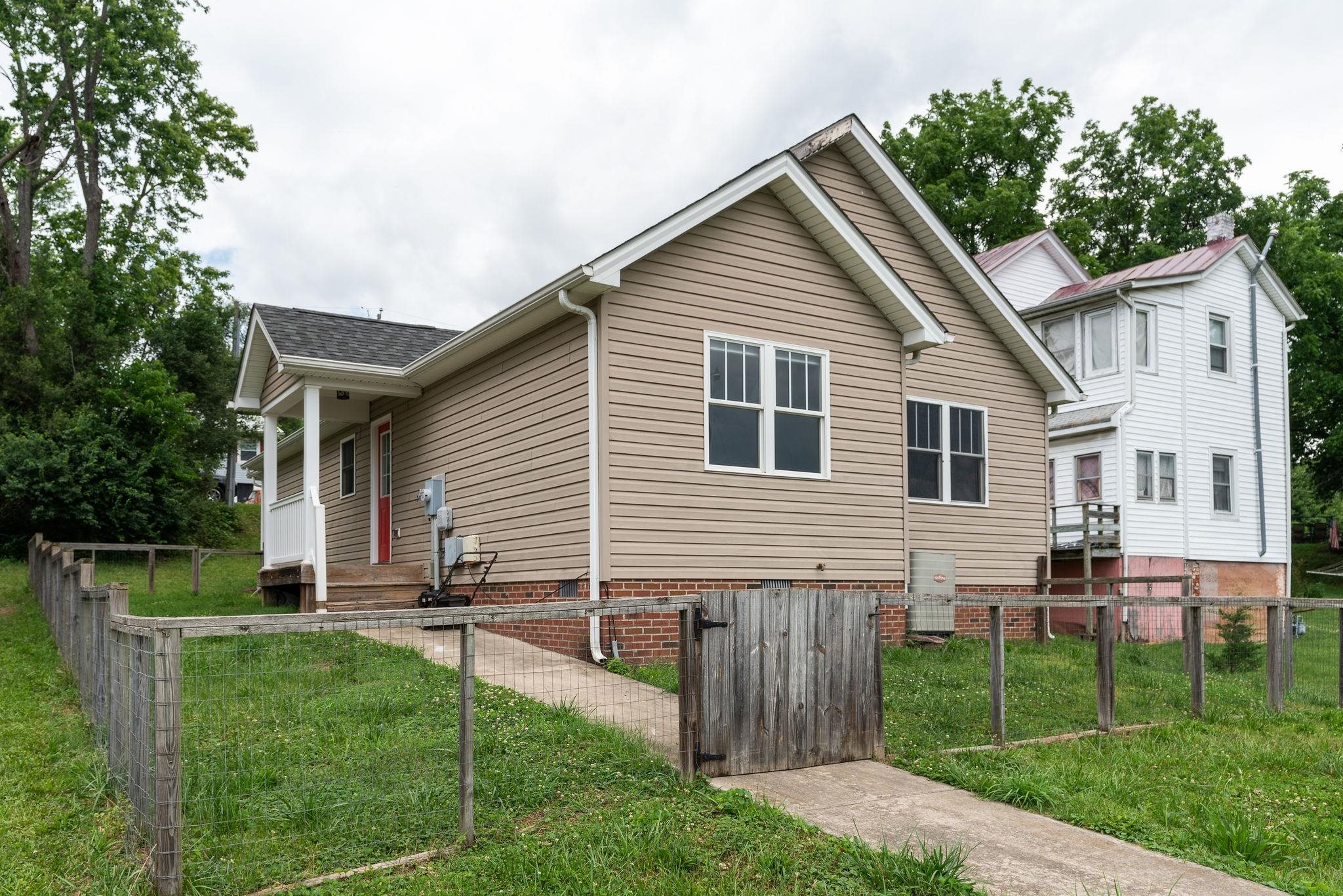 848 GRAYSON AVE