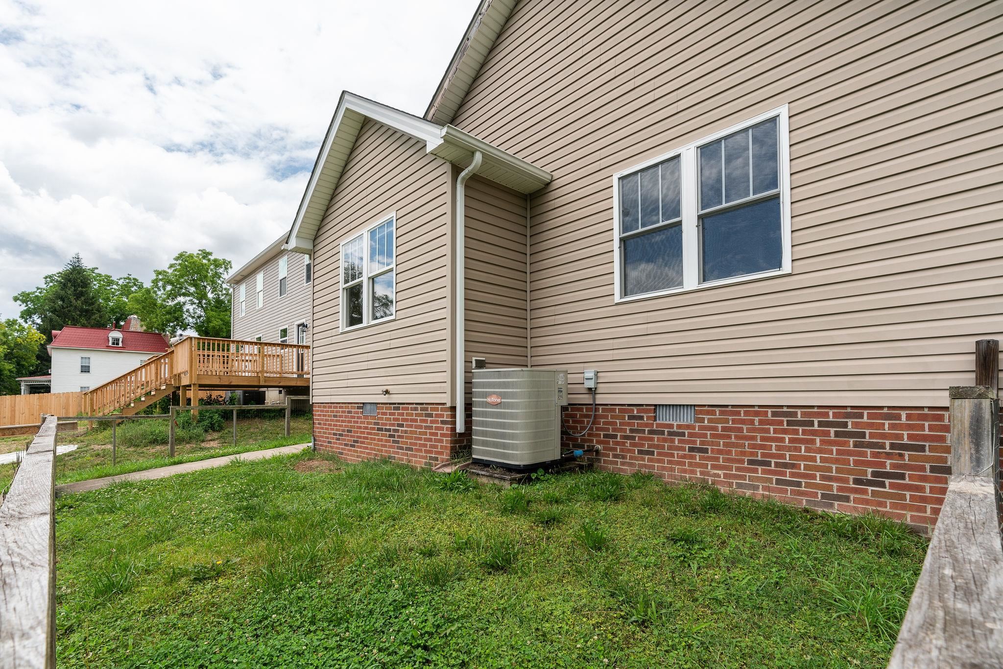 848 GRAYSON AVE