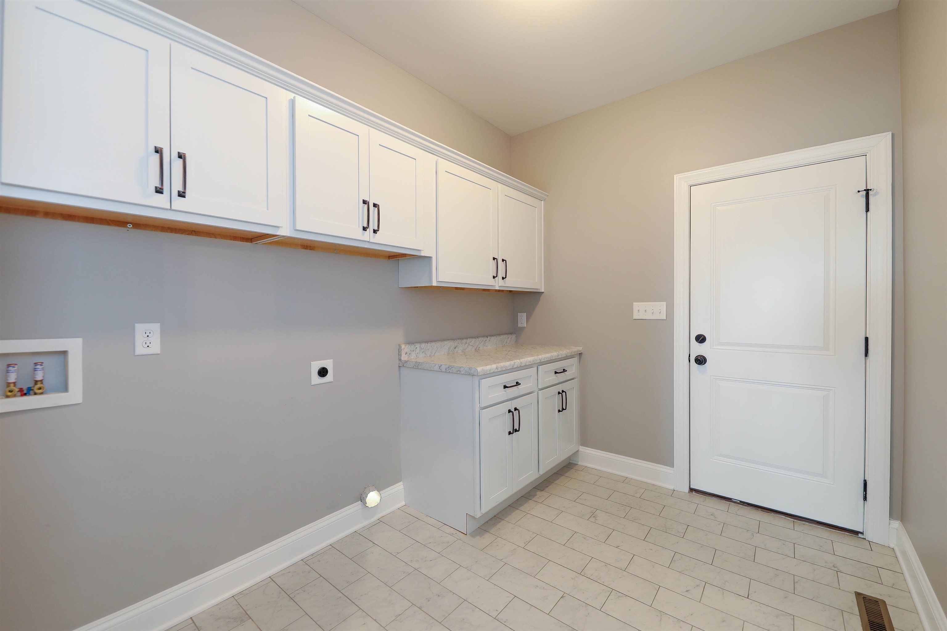 134 CHAMBERLAIN DR