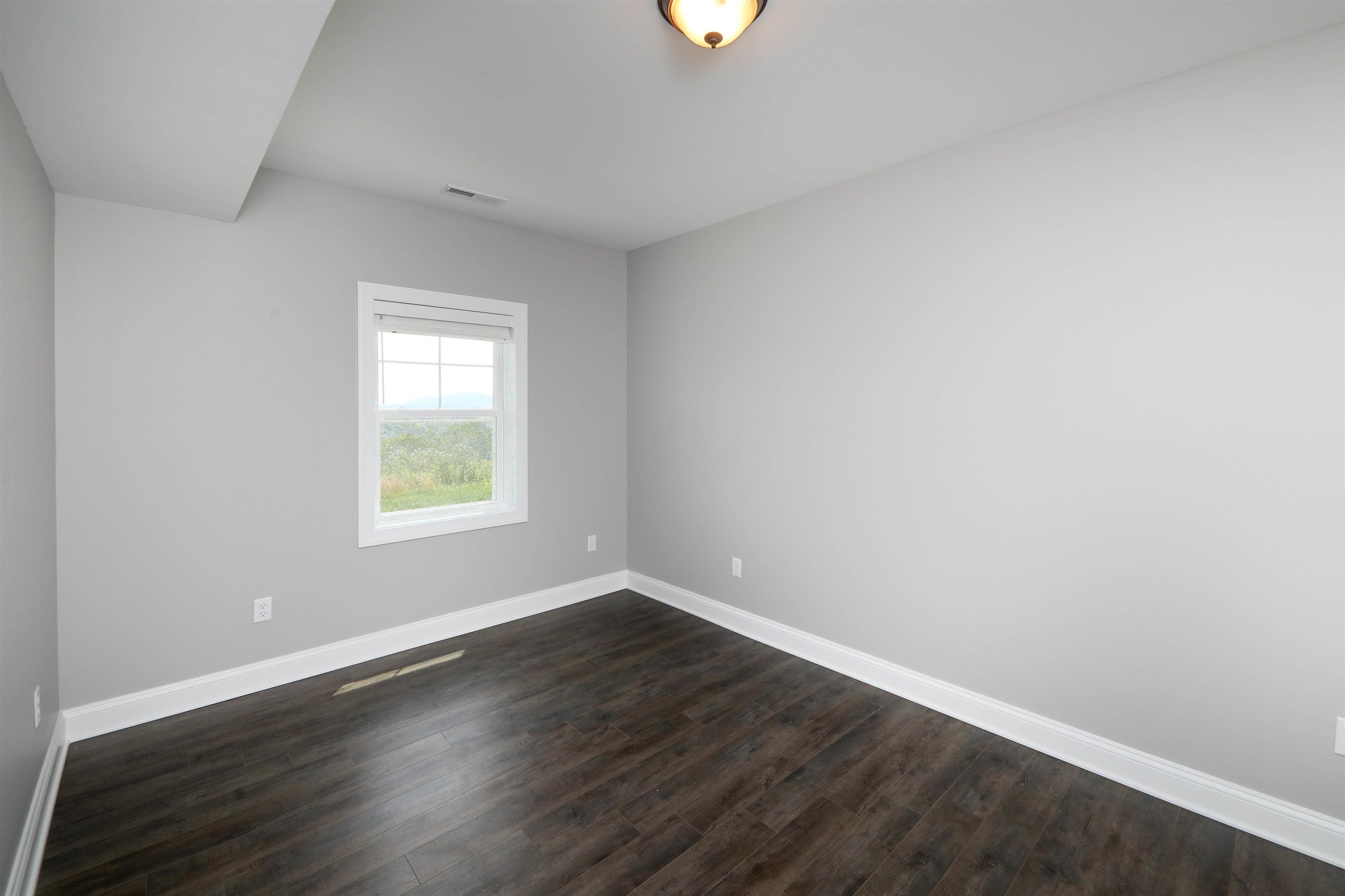 134 CHAMBERLAIN DR