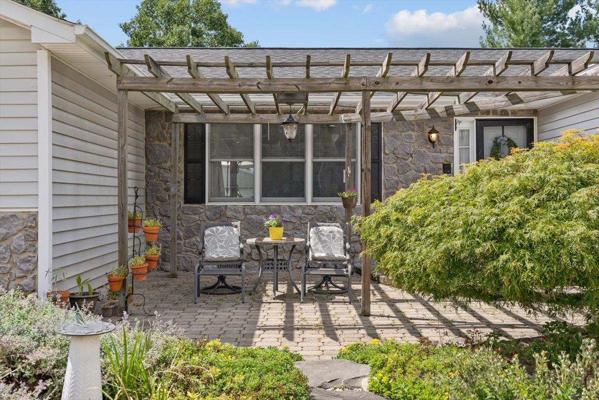 249 FLINT MOUNTAIN DR