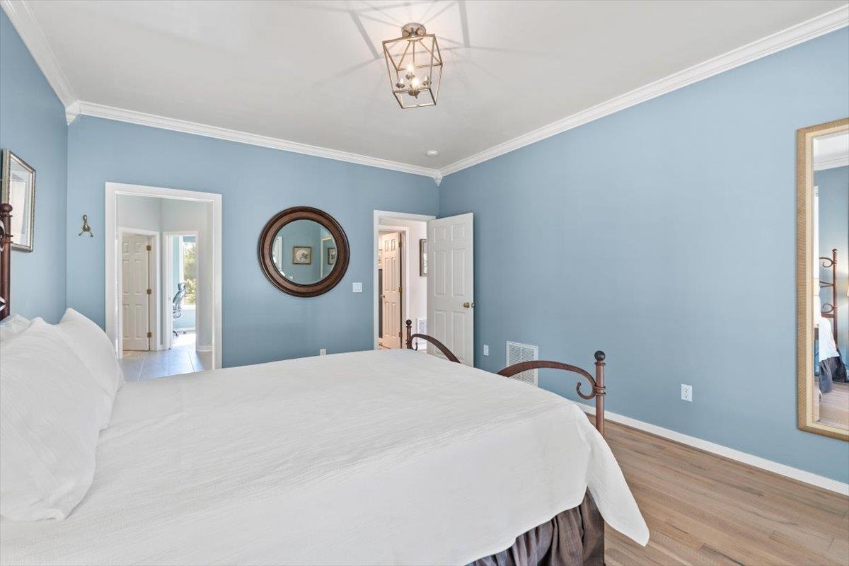 21 BLACK WALNUT DR
