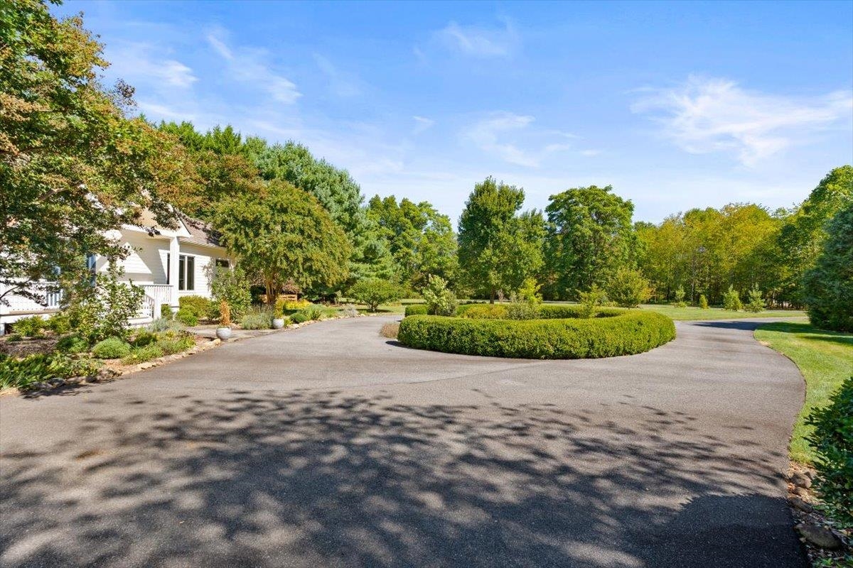 21 BLACK WALNUT DR