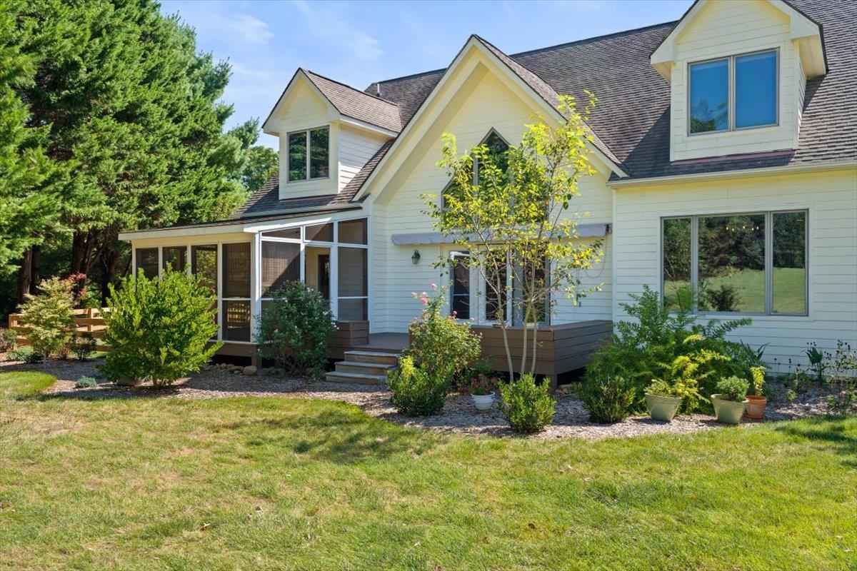21 BLACK WALNUT DR