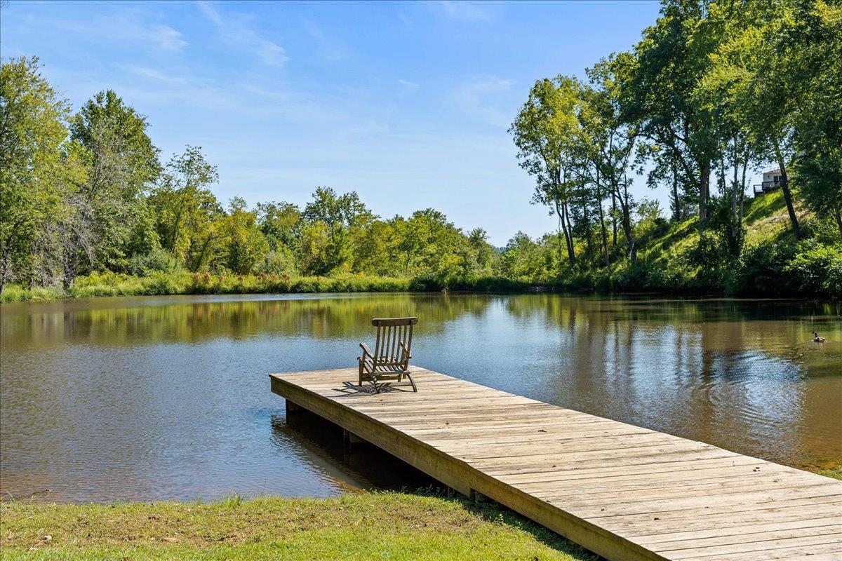 21 BLACK WALNUT DR