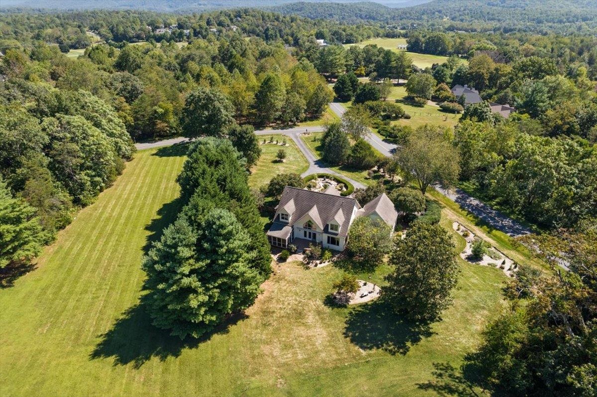 21 BLACK WALNUT DR