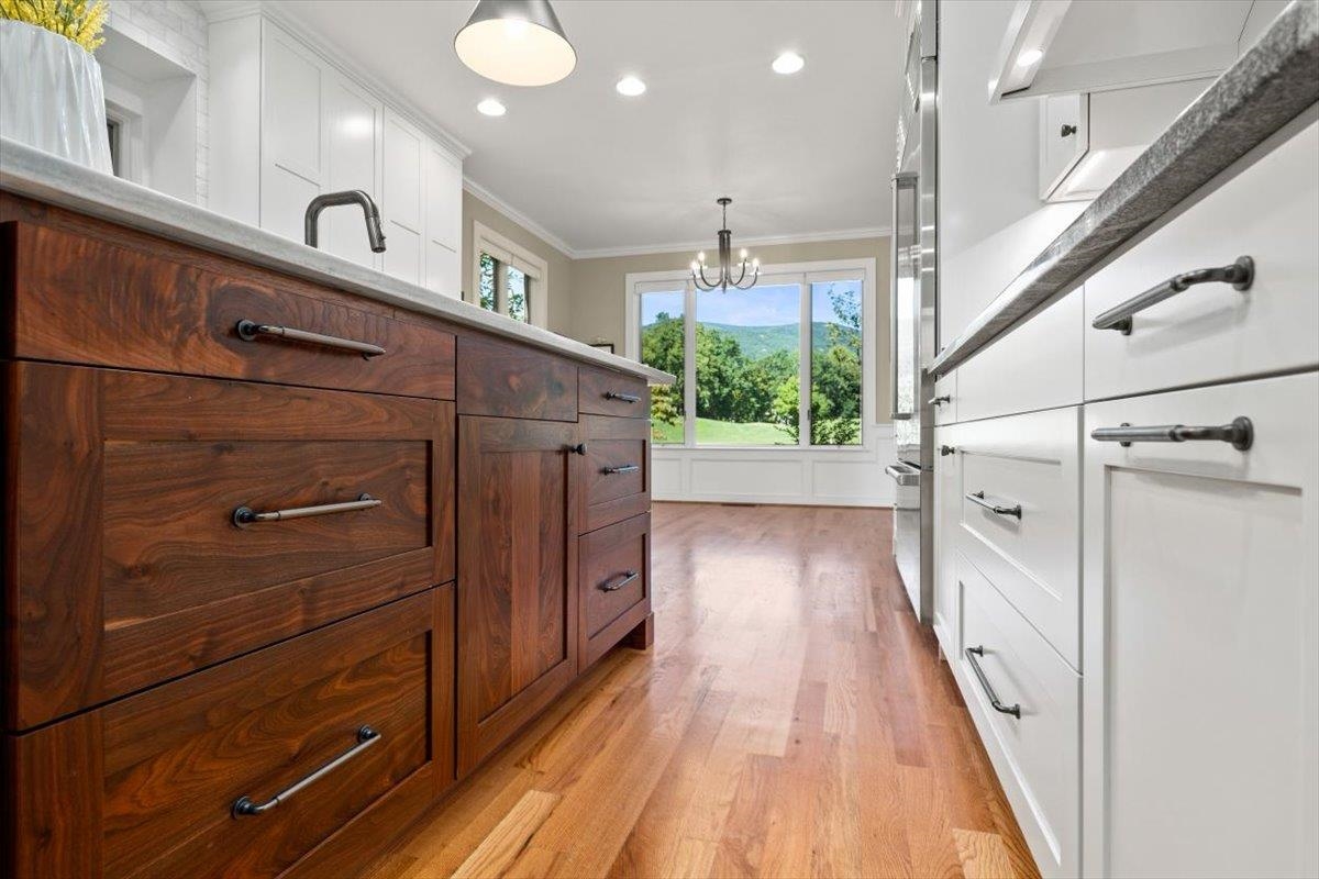 21 BLACK WALNUT DR