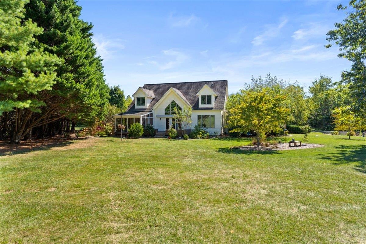 21 BLACK WALNUT DR