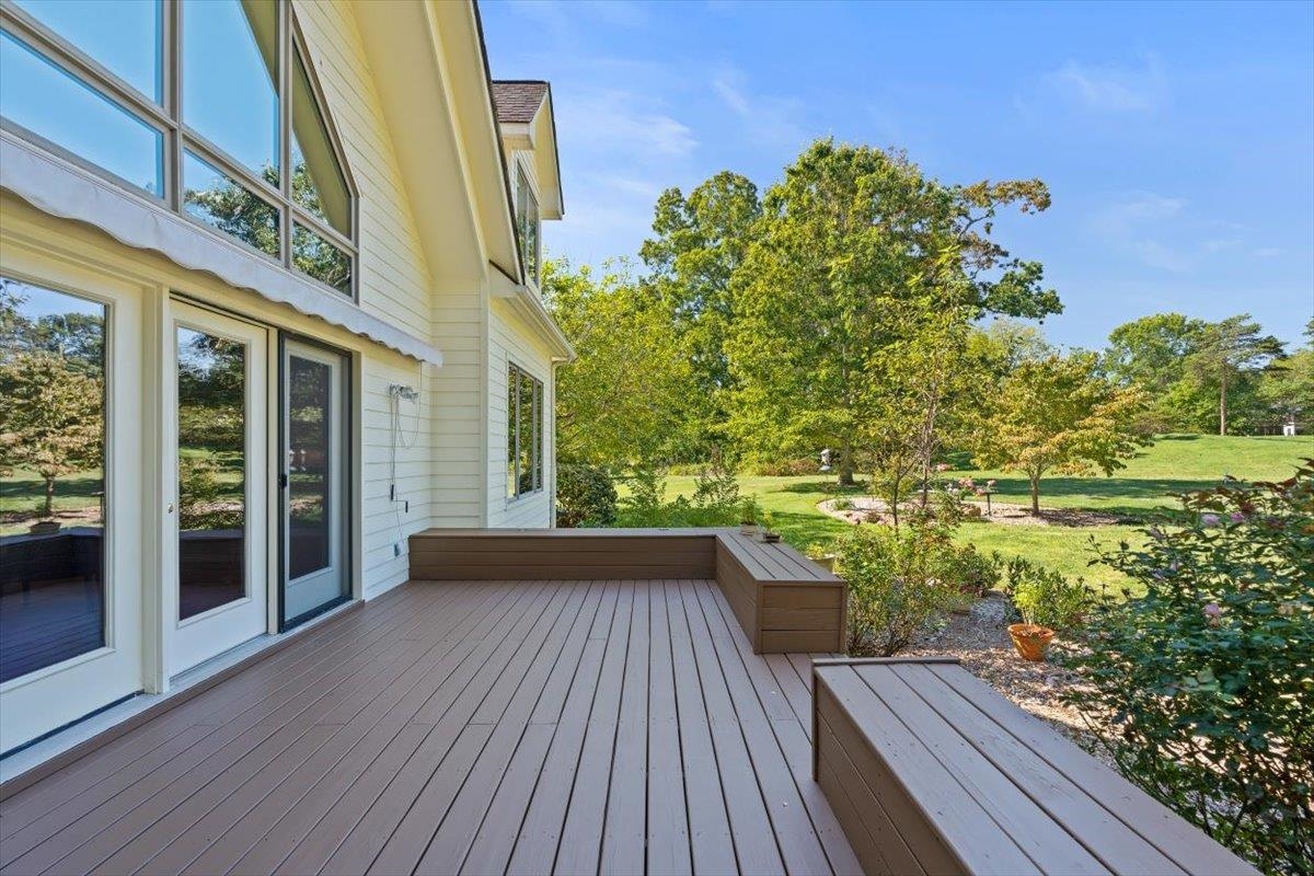 21 BLACK WALNUT DR