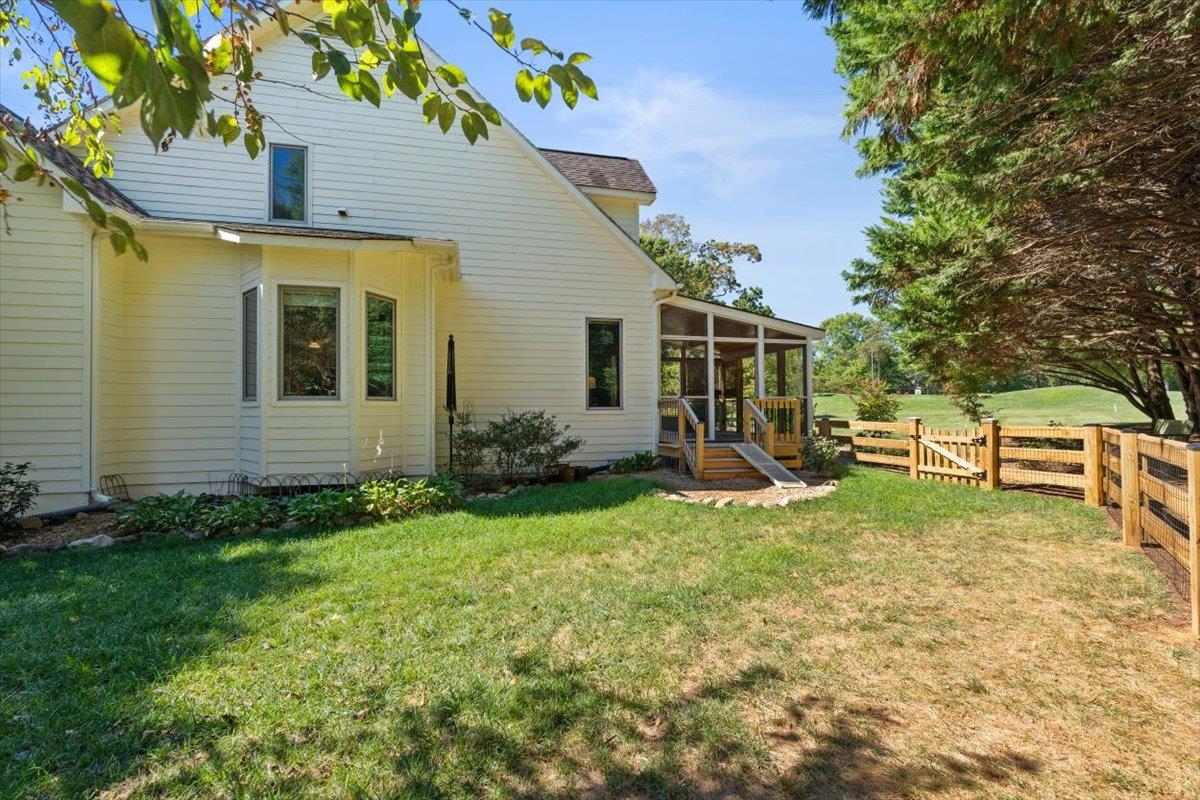 21 BLACK WALNUT DR