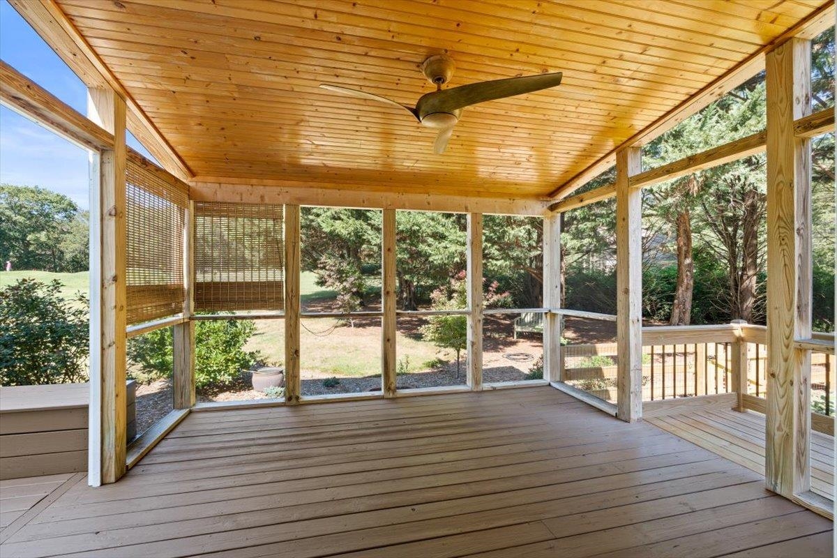 21 BLACK WALNUT DR