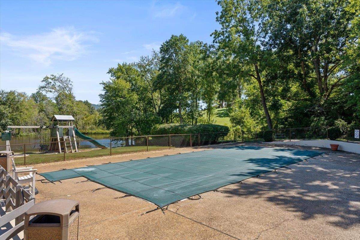 21 BLACK WALNUT DR