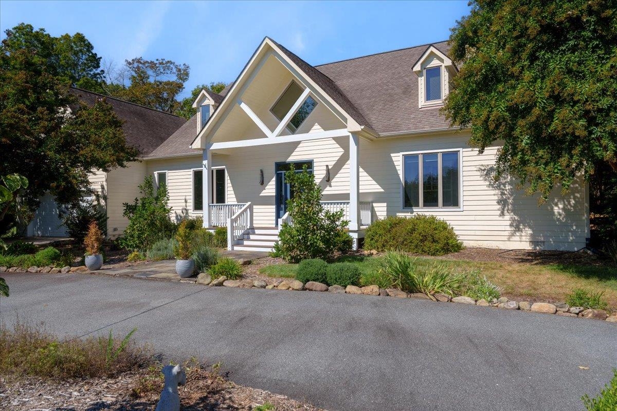 21 BLACK WALNUT DR