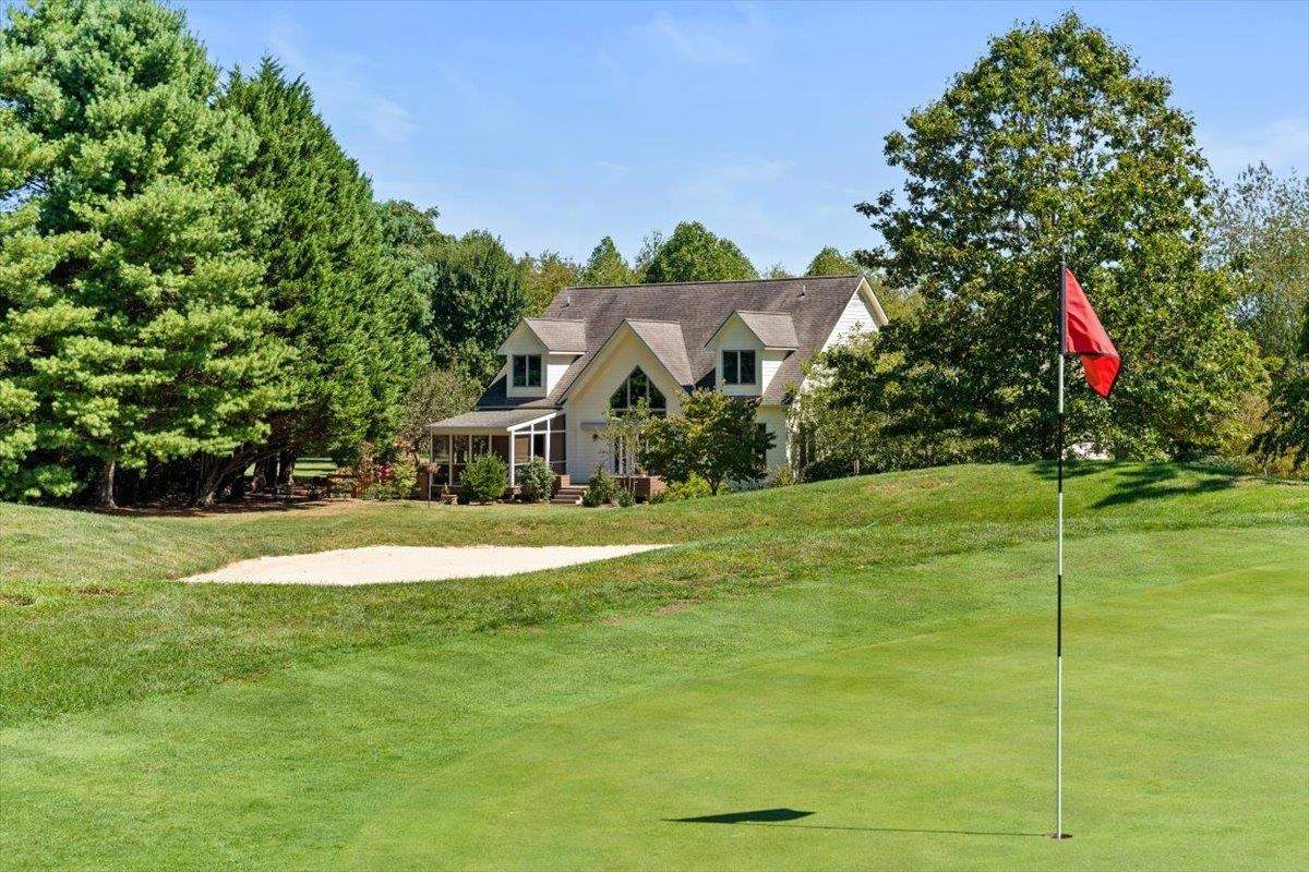 21 BLACK WALNUT DR