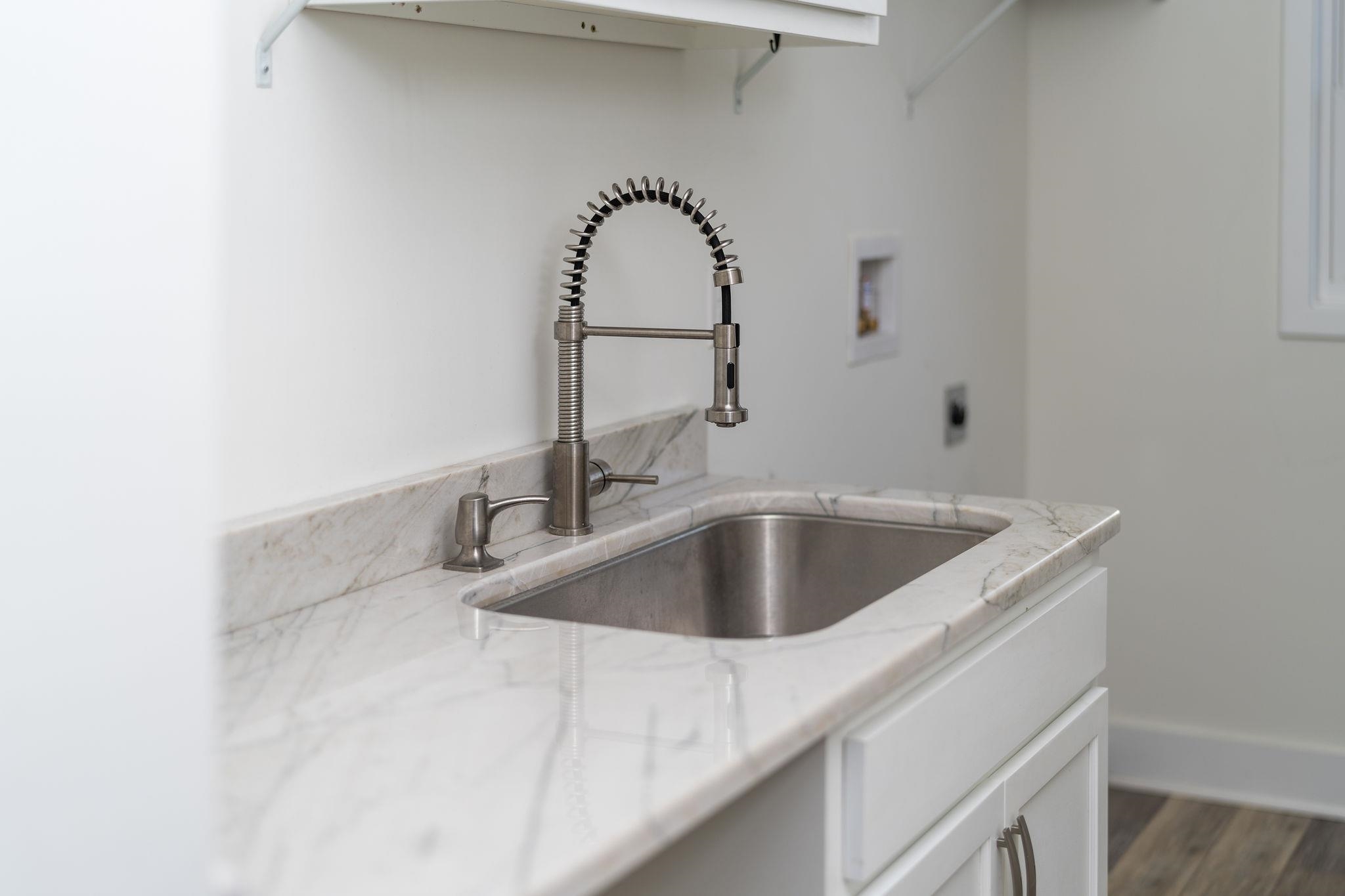 51 VALLEY MANOR DR