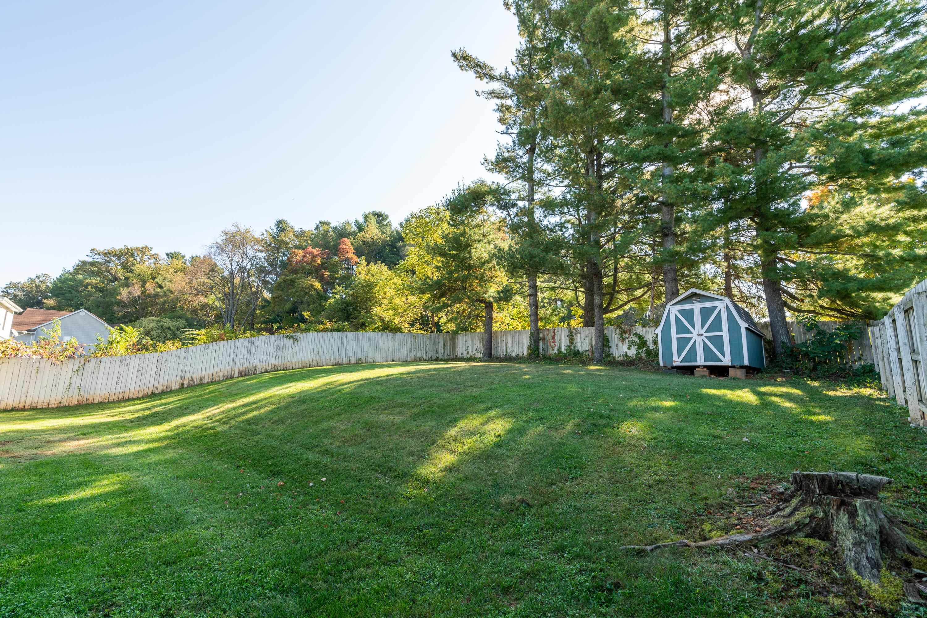 213 SUNSET DR