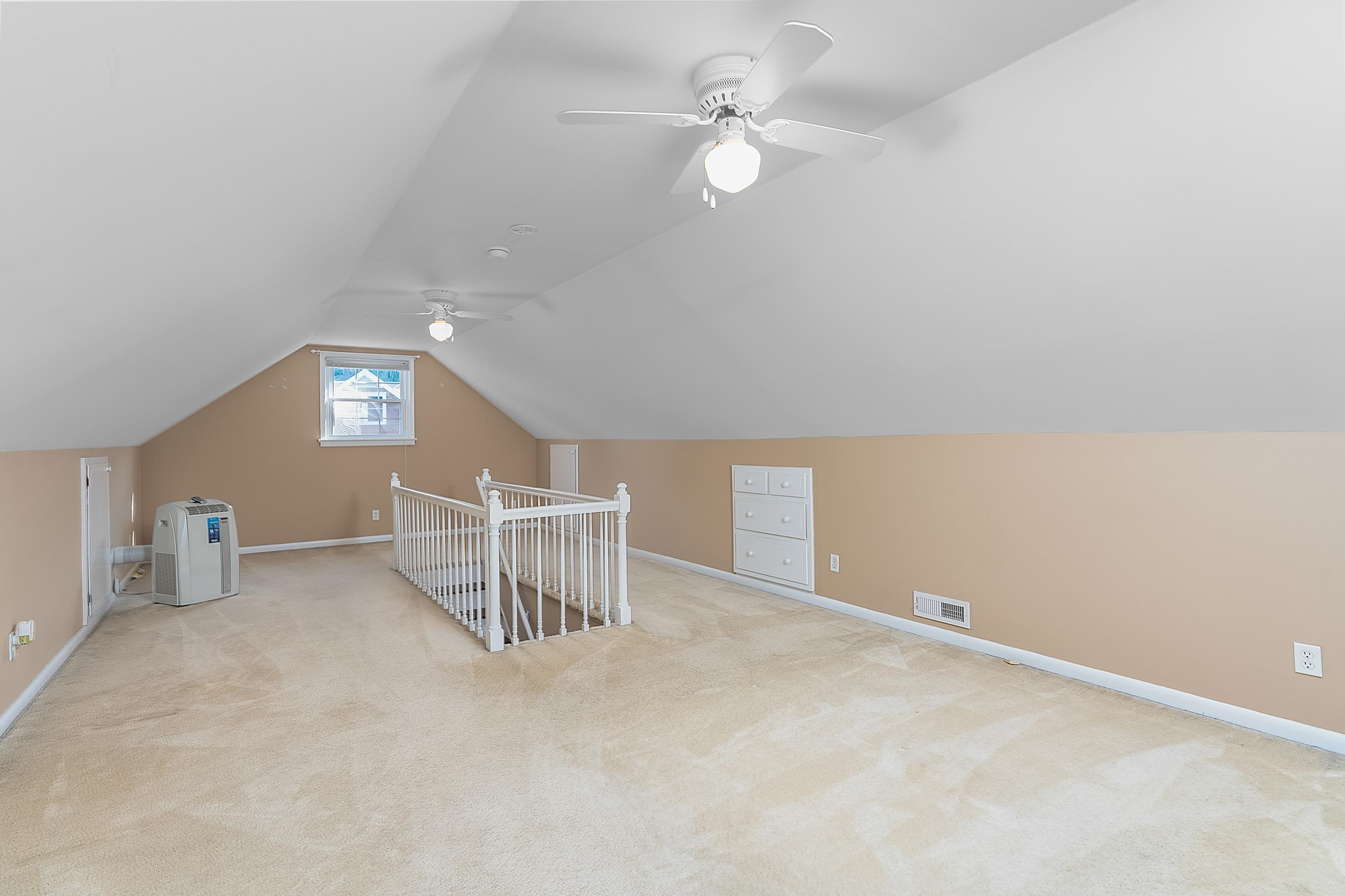 213 SUNSET DR