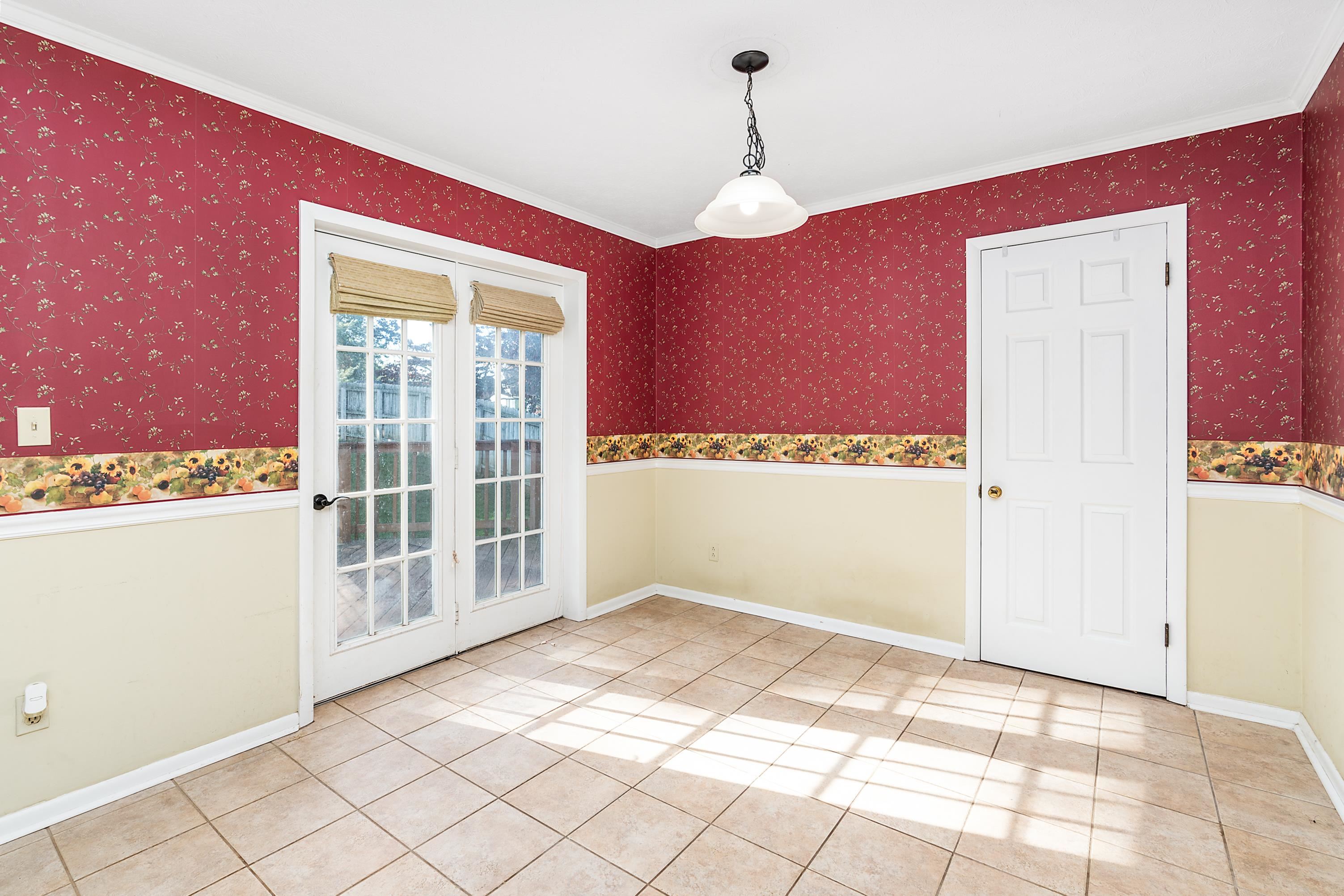 213 SUNSET DR