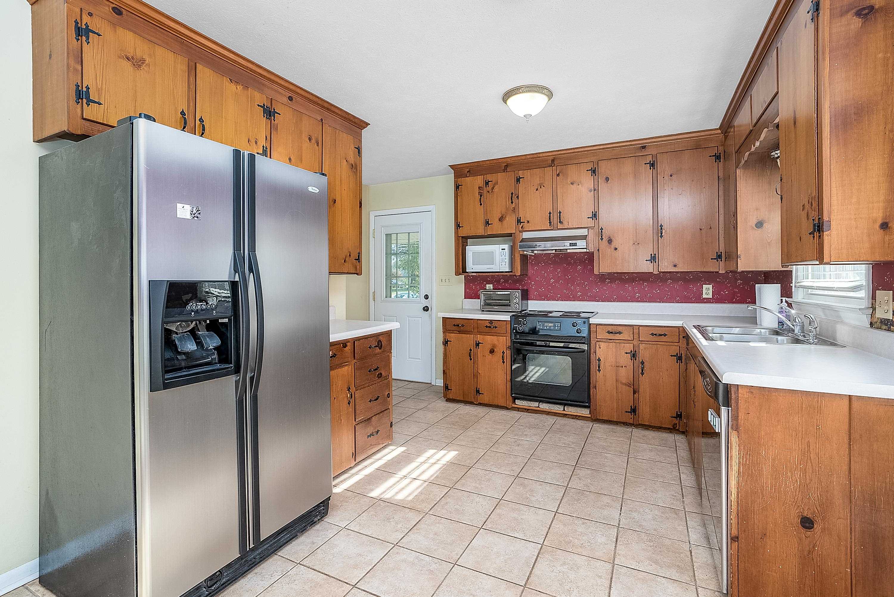 213 SUNSET DR