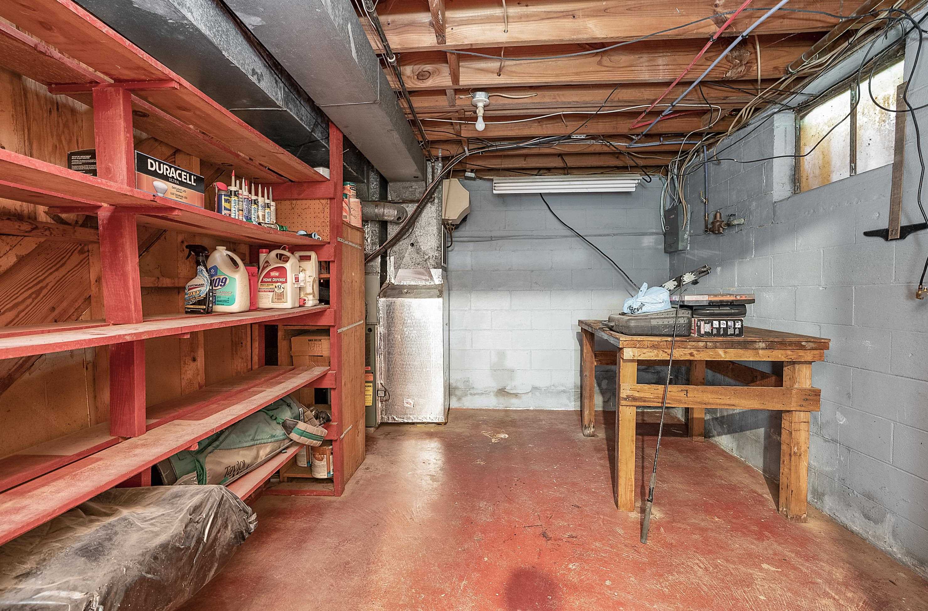 213 SUNSET DR