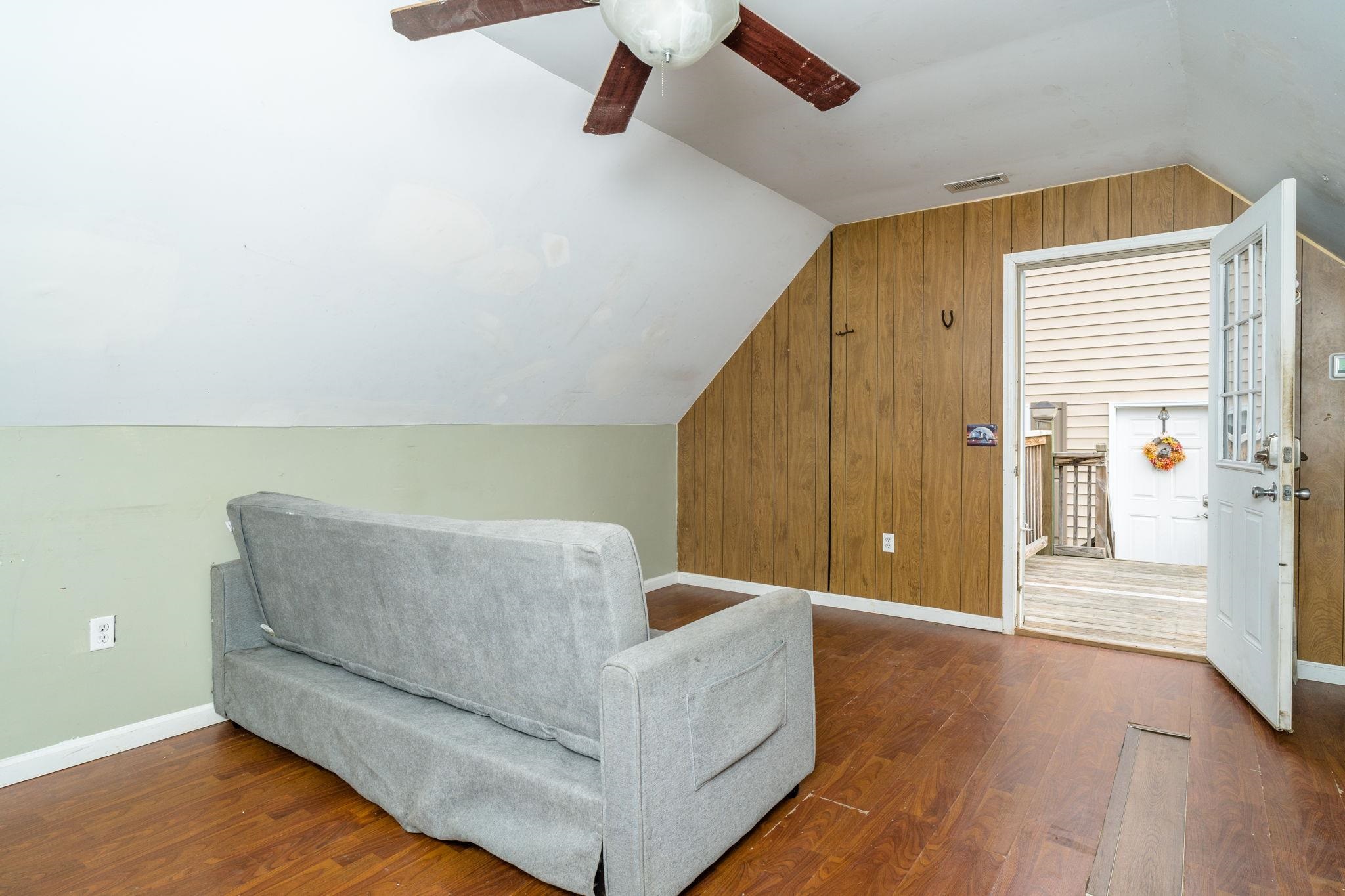 1109 PARKERSBURG TPKE