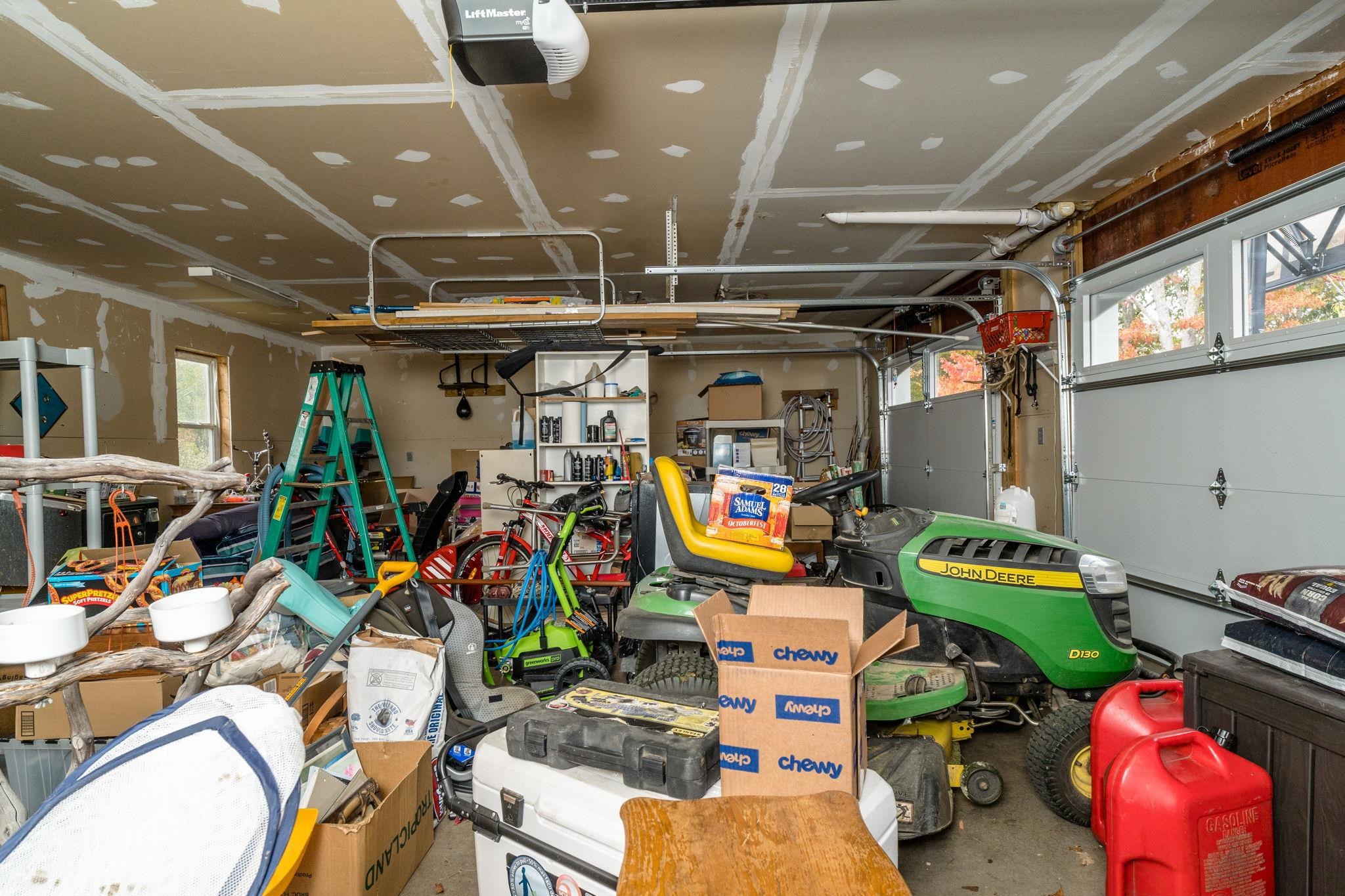 1109 PARKERSBURG TPKE