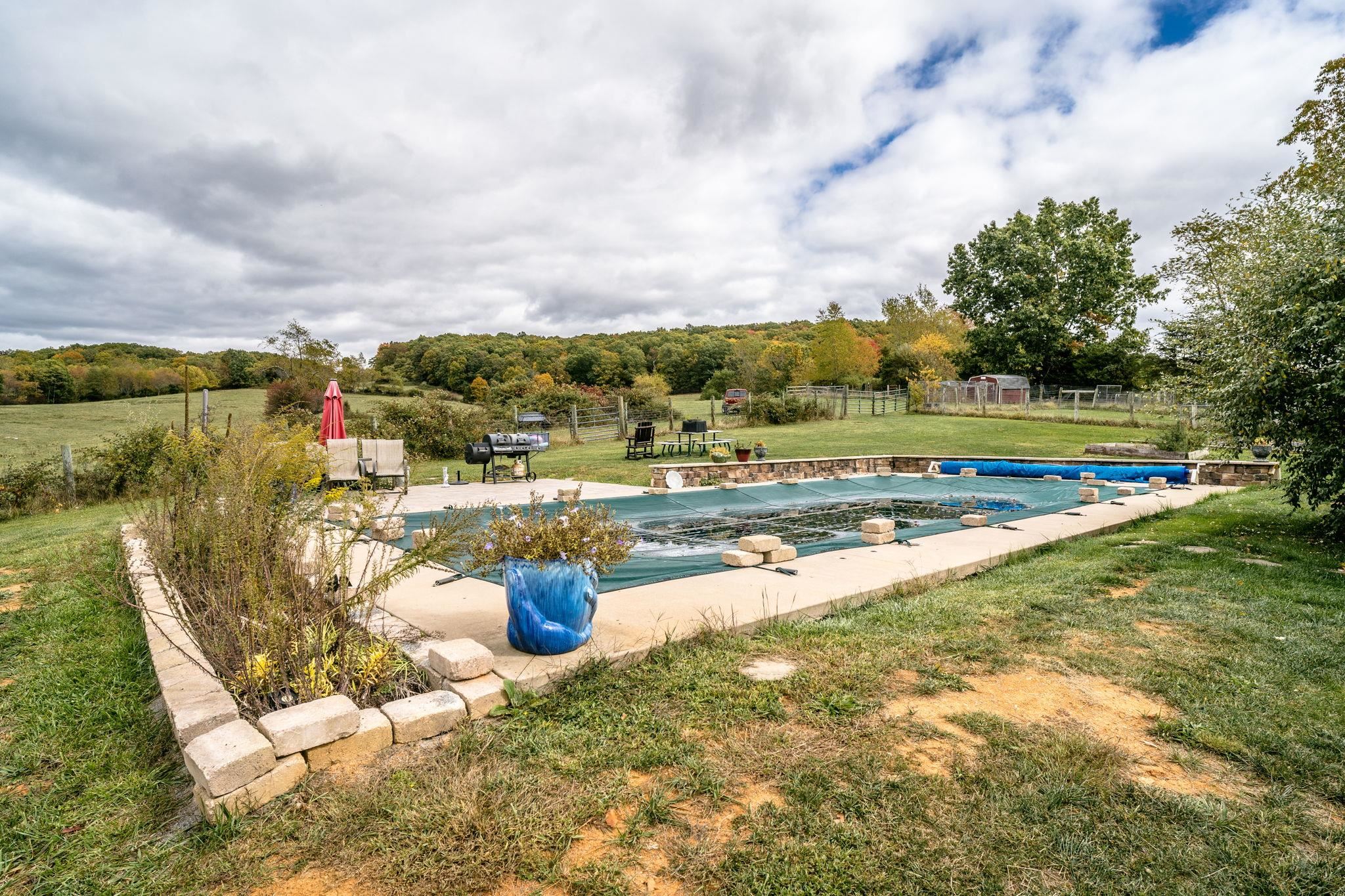 1109 PARKERSBURG TPKE