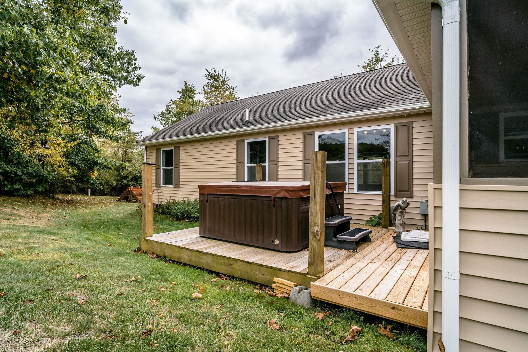 1109 PARKERSBURG TPKE