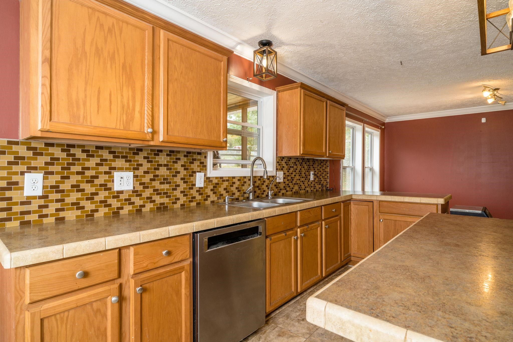 1109 PARKERSBURG TPKE