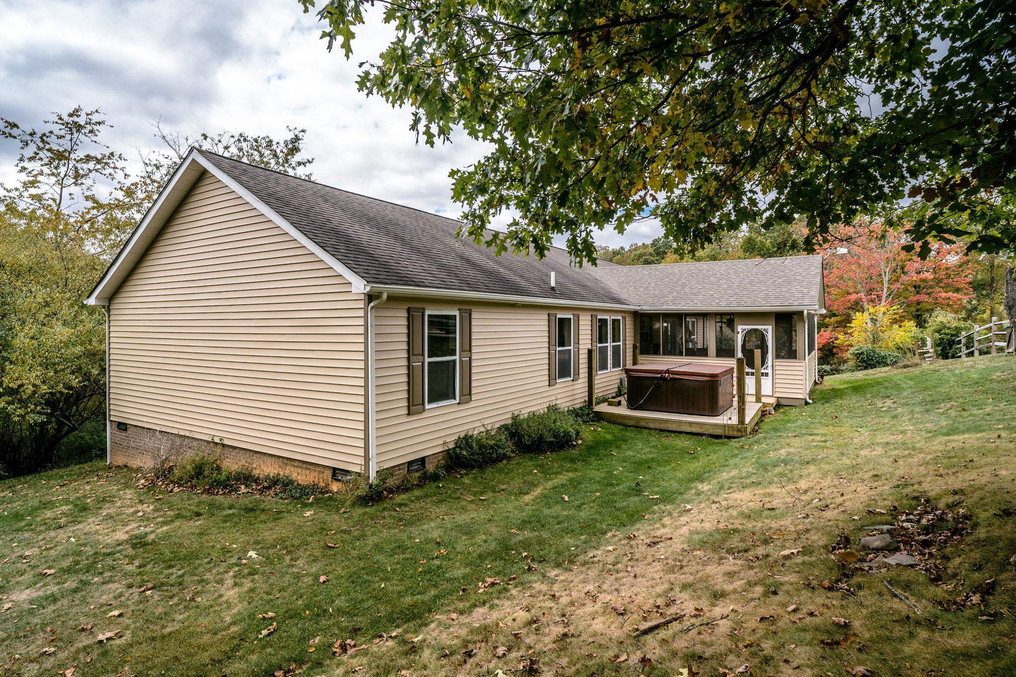 1109 PARKERSBURG TPKE