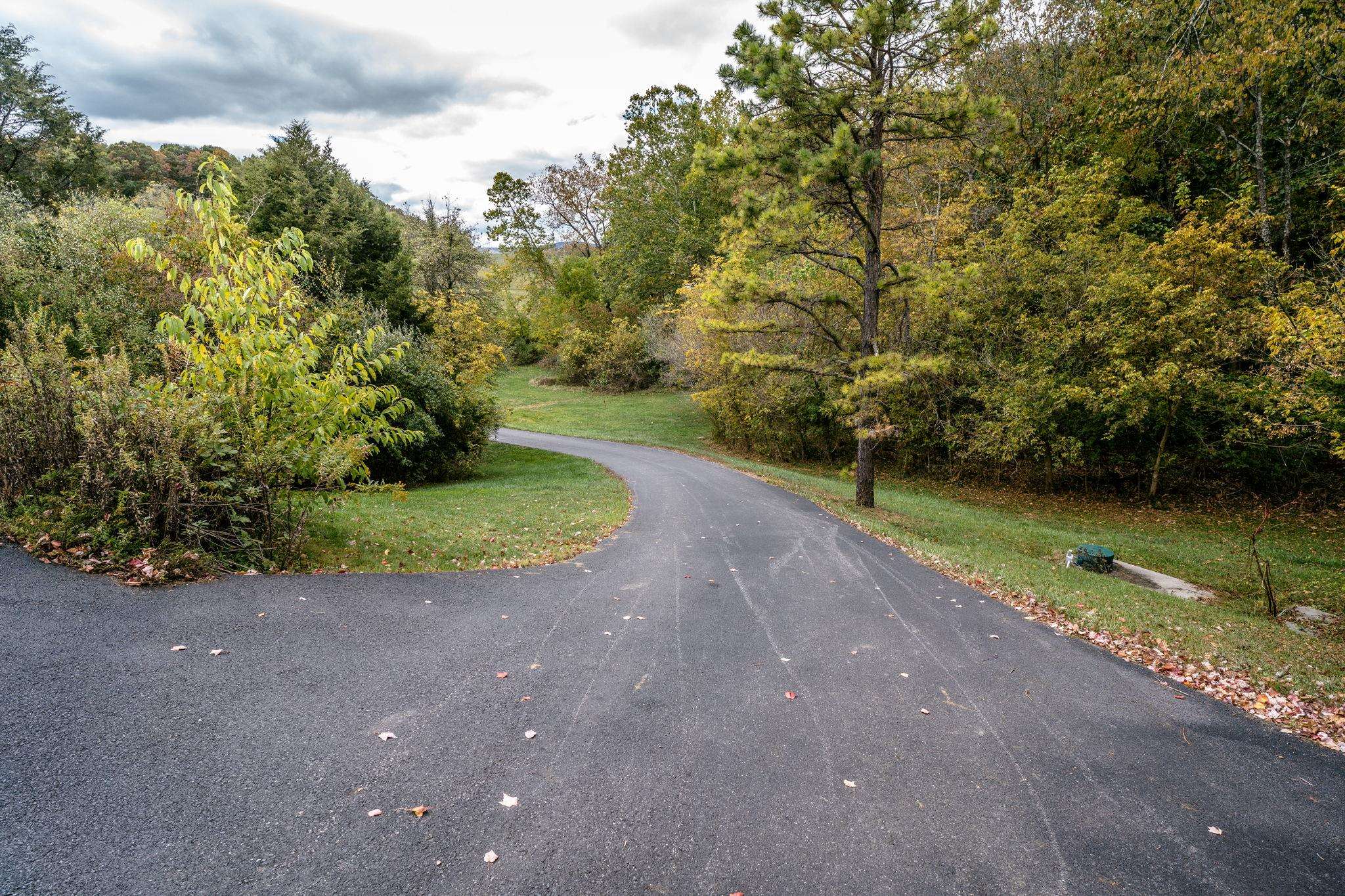 1109 PARKERSBURG TPKE