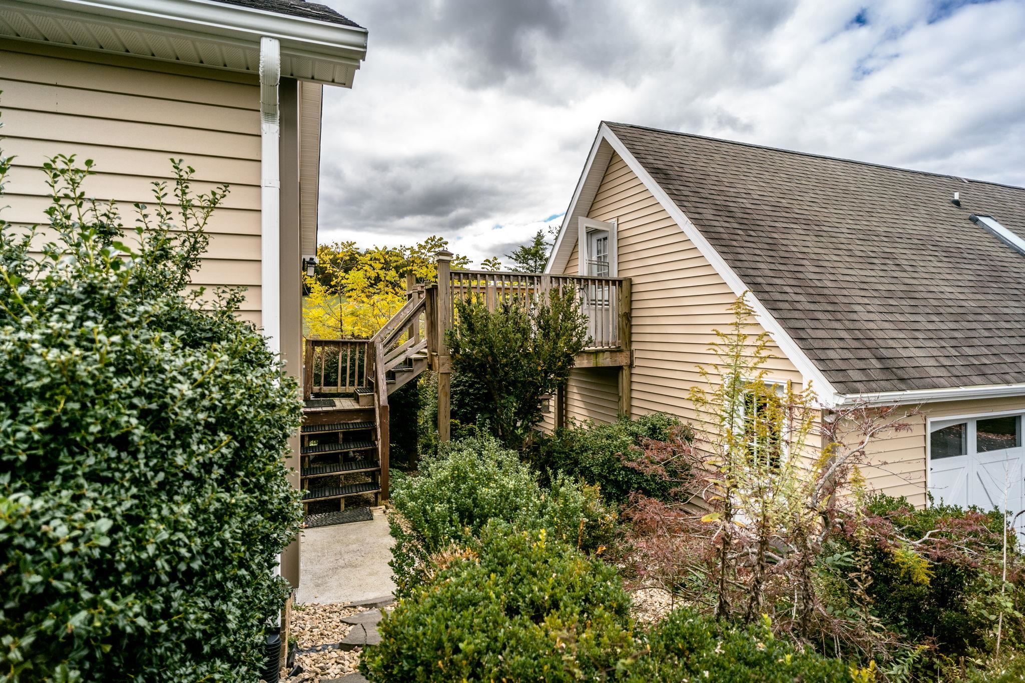 1109 PARKERSBURG TPKE